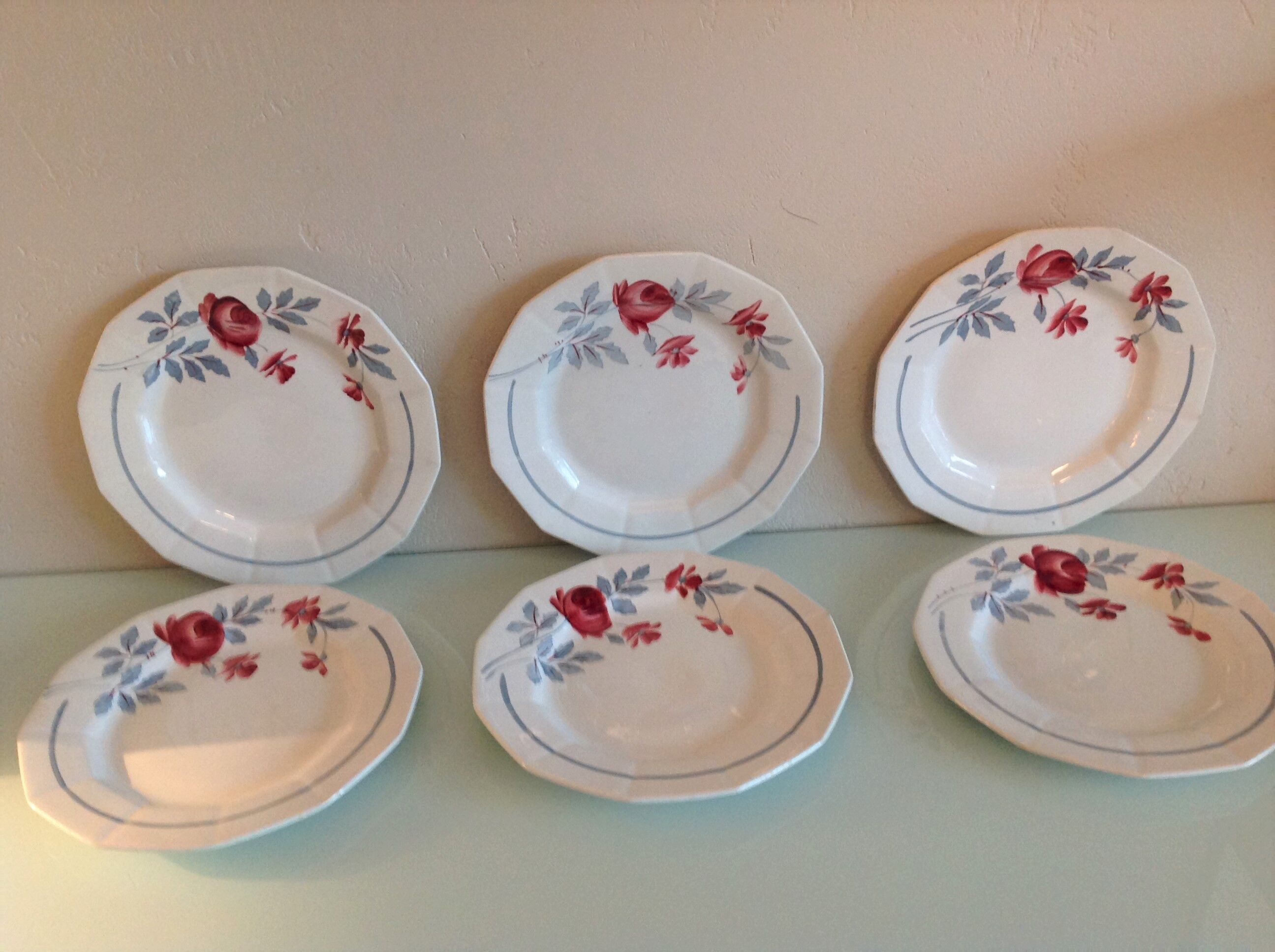 Suite of six flat plates décor Abeille d'Or by Ceranord St Amand / vintage 50s-60s