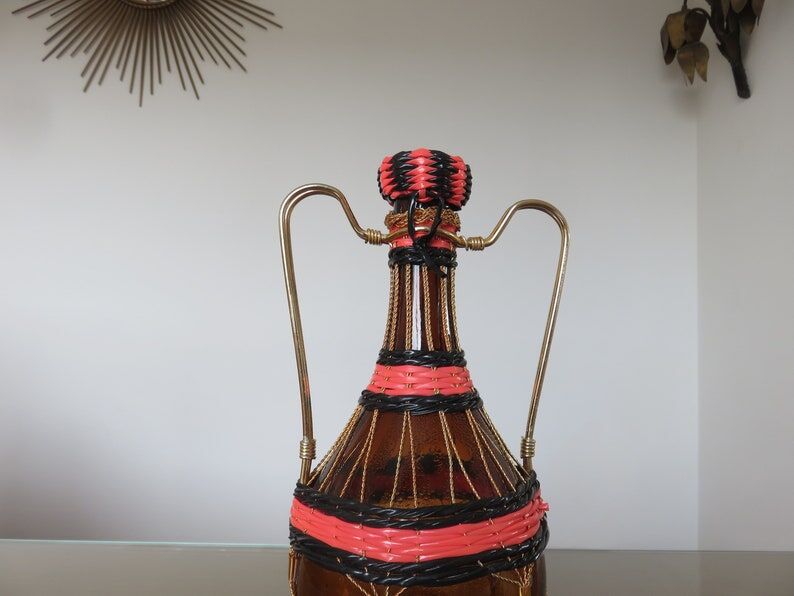 Bottle in pink scoubidou and gold metal 50s 60s