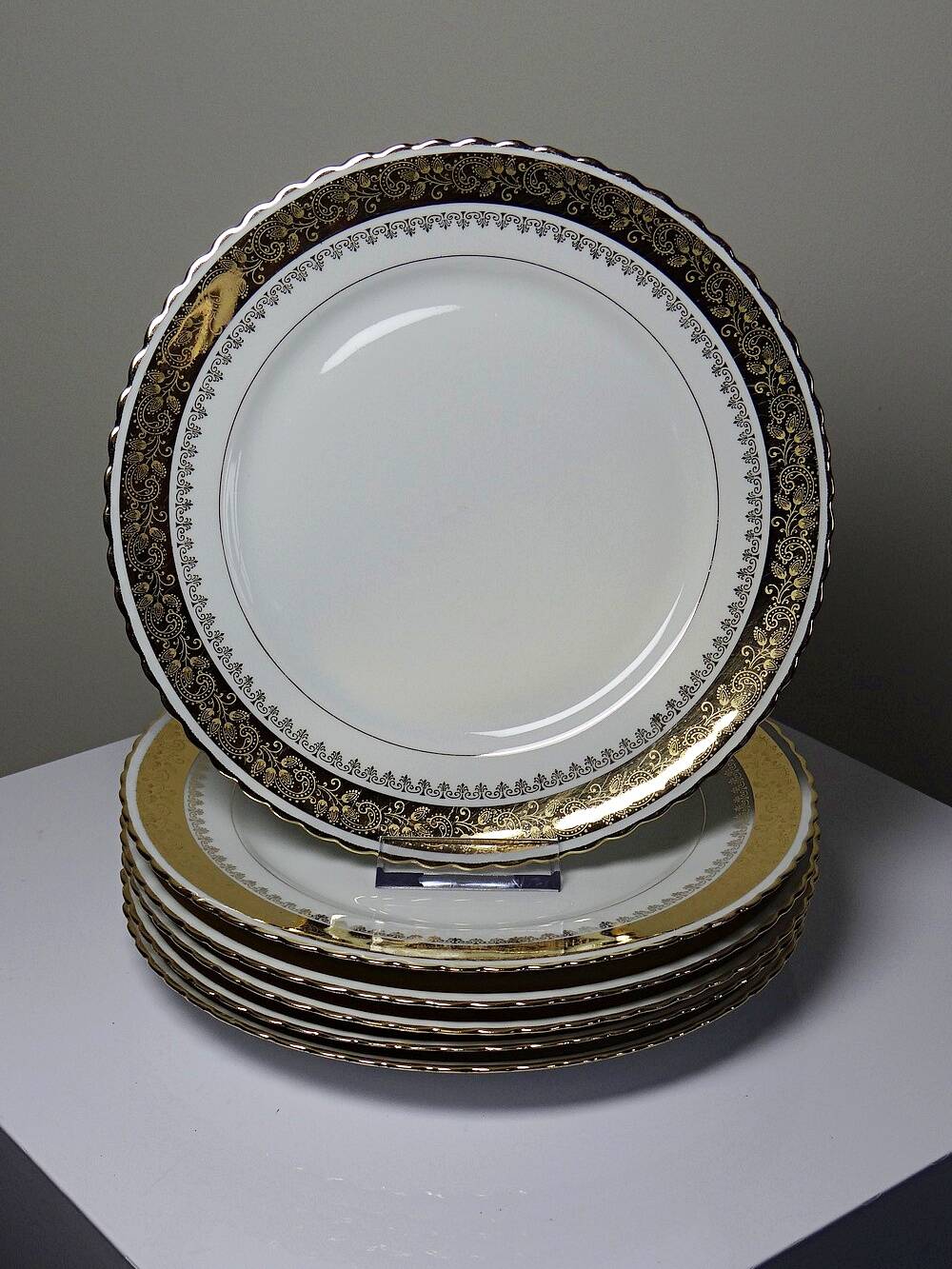 Set of 6 vintage flat plates ADP L Royal Limoges, gilded porcelain - 1
