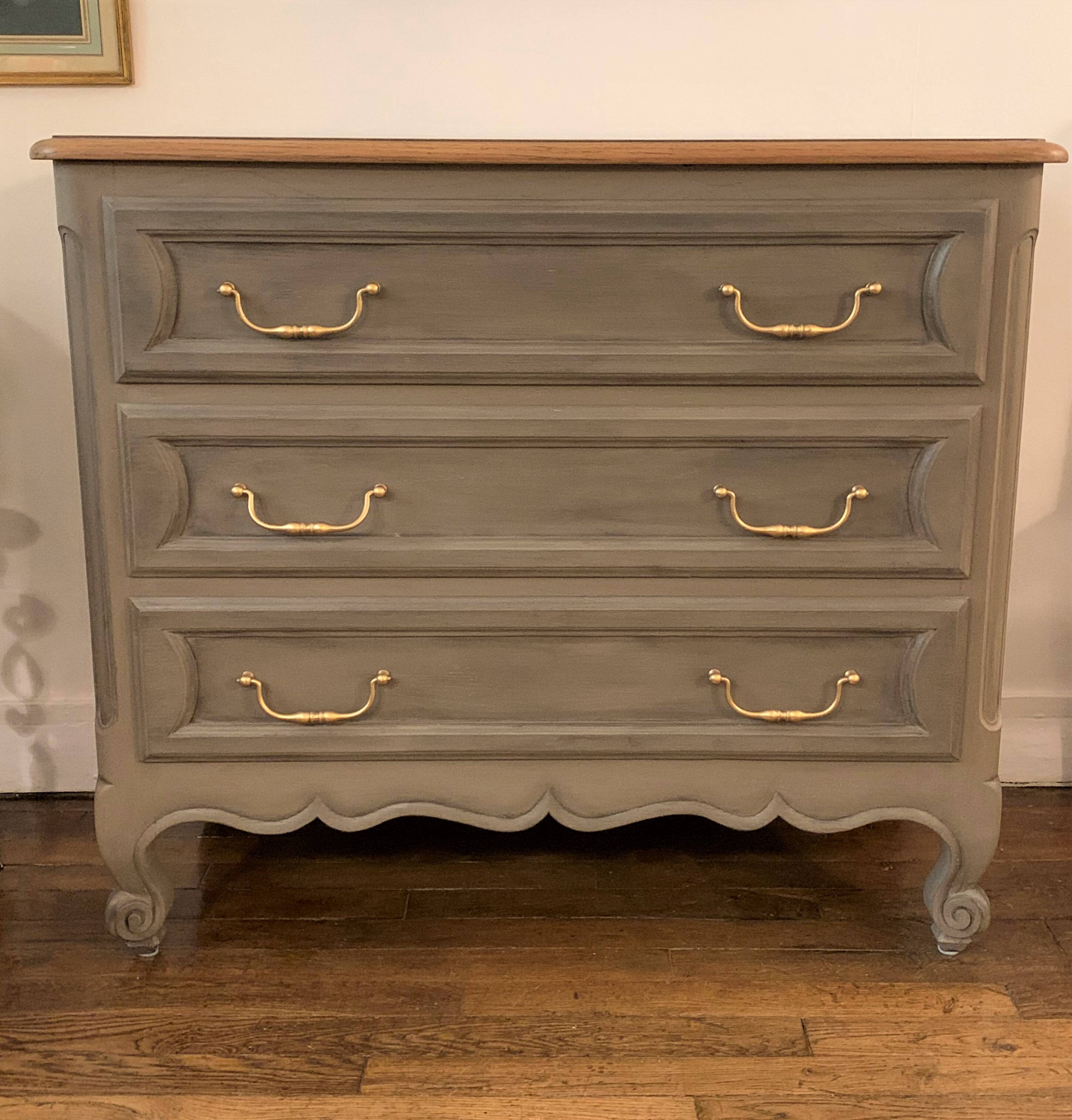 Old chest of drawers