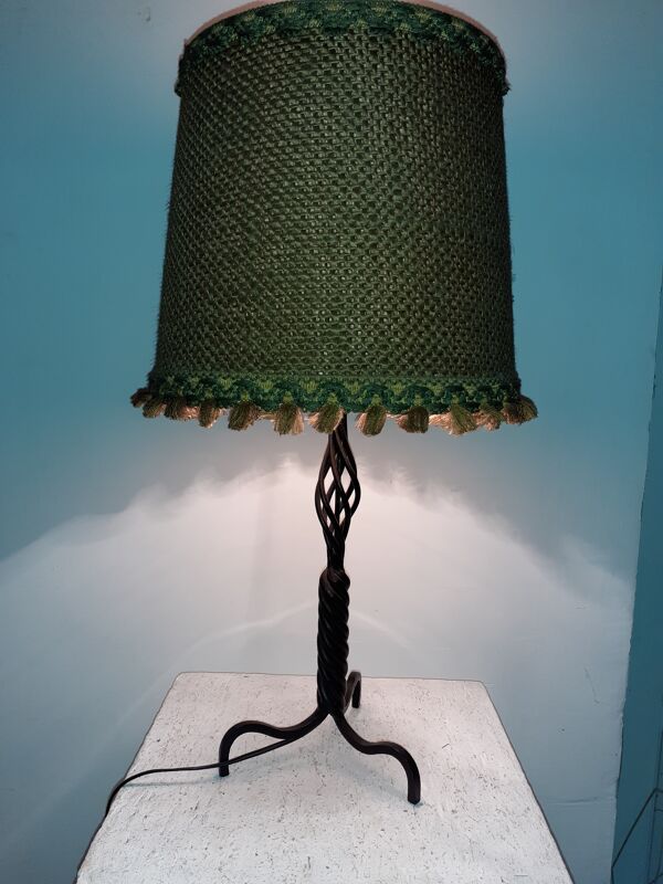 Pied de lampe en fer forgé
