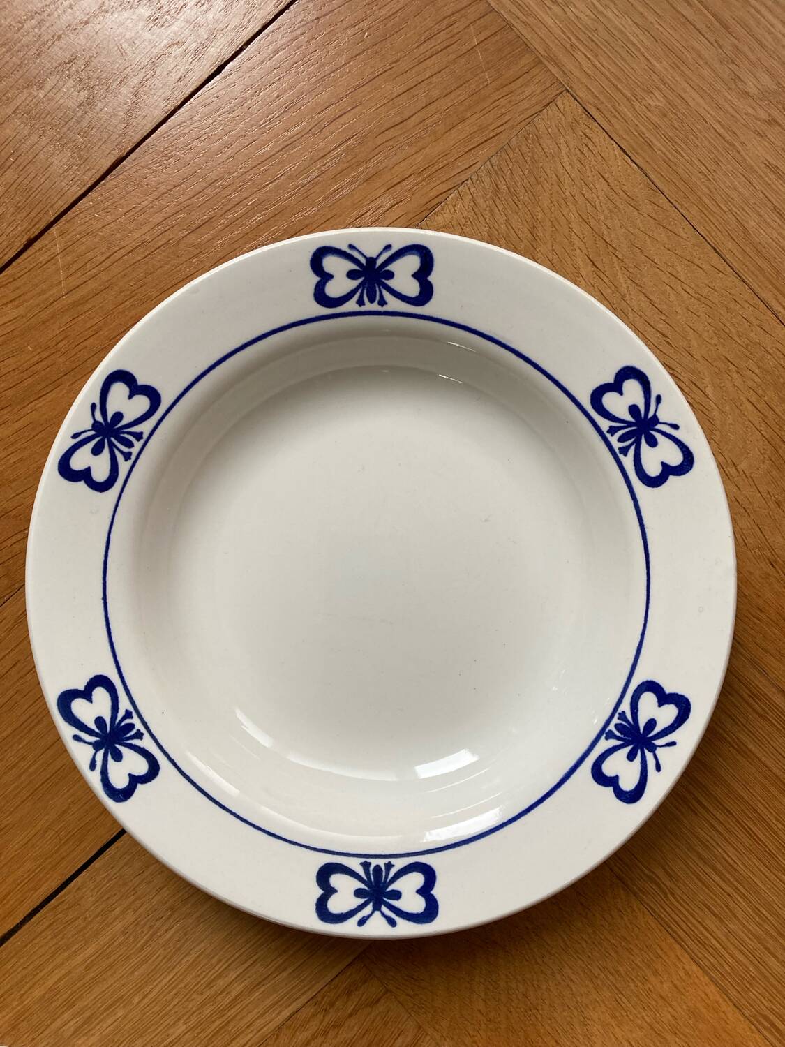 Assiettes creuses vintage décor papillons