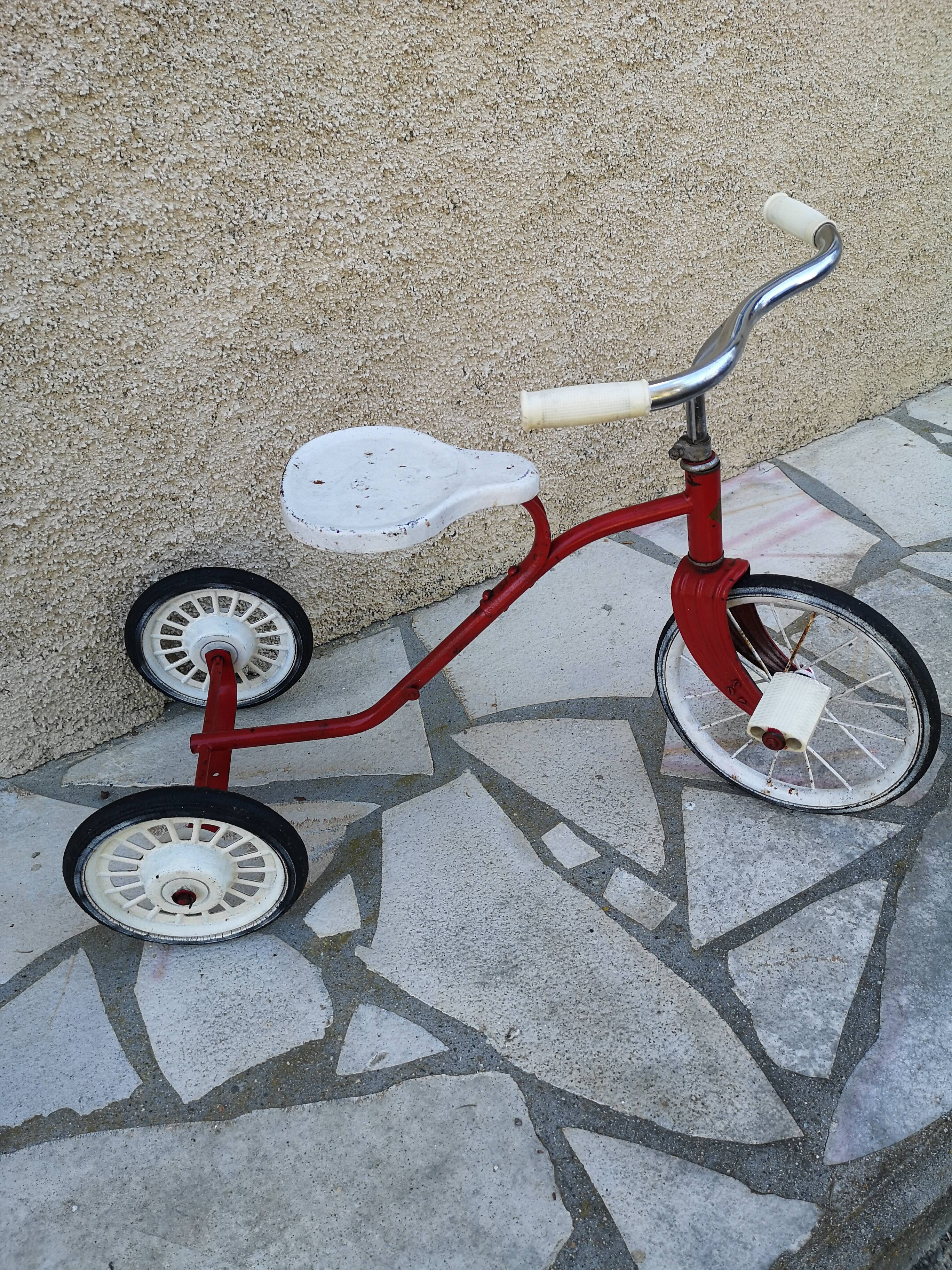 Former child tricycle