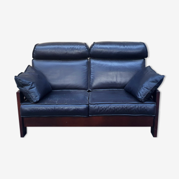 Mid century dark brown leather two-seater design sofa + 2 extra pillows and (removable) headrests
