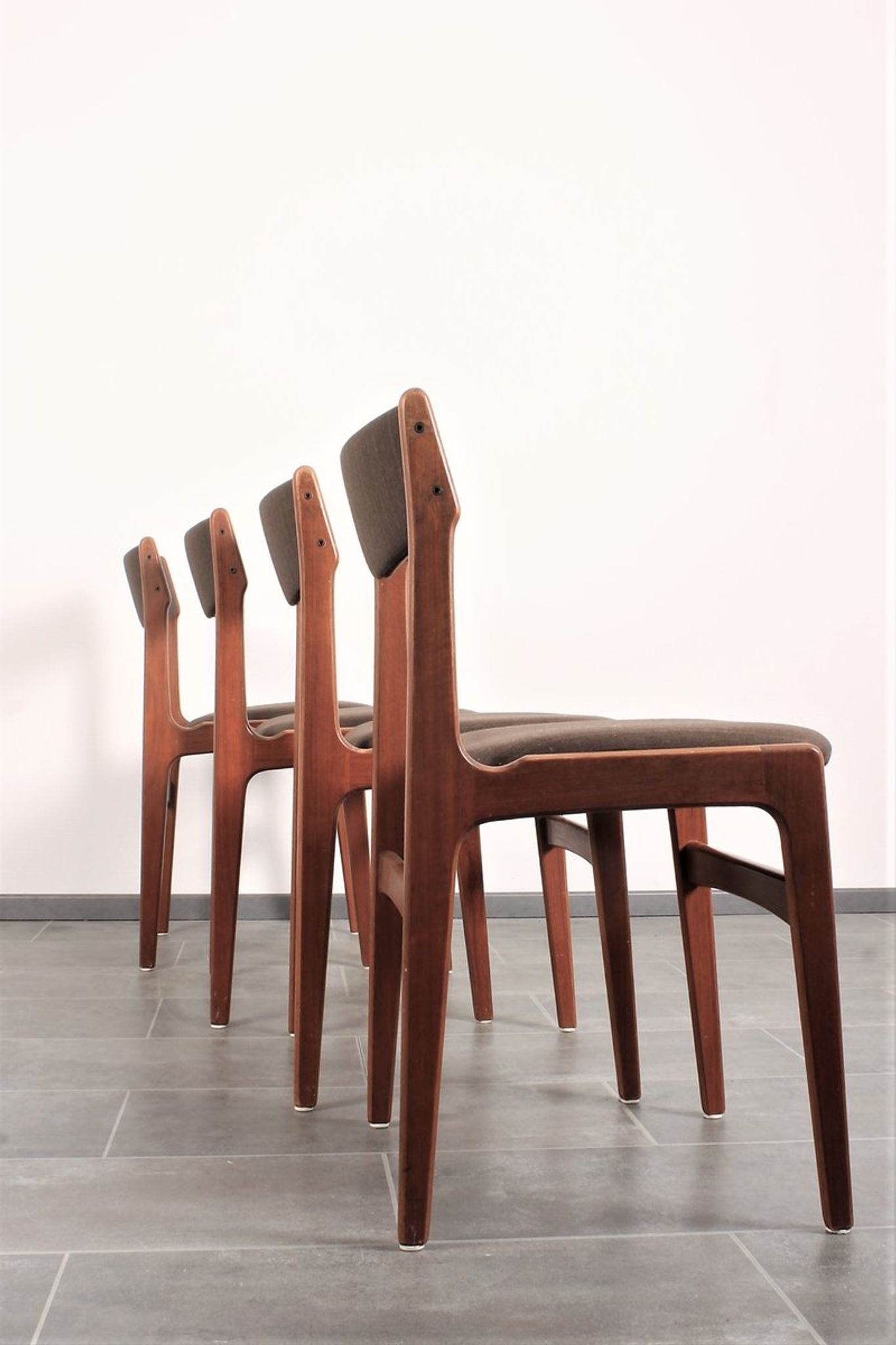 Set de 4 chaises de salle à manger en teck par Erik Buch pour Anderstrup 1950s