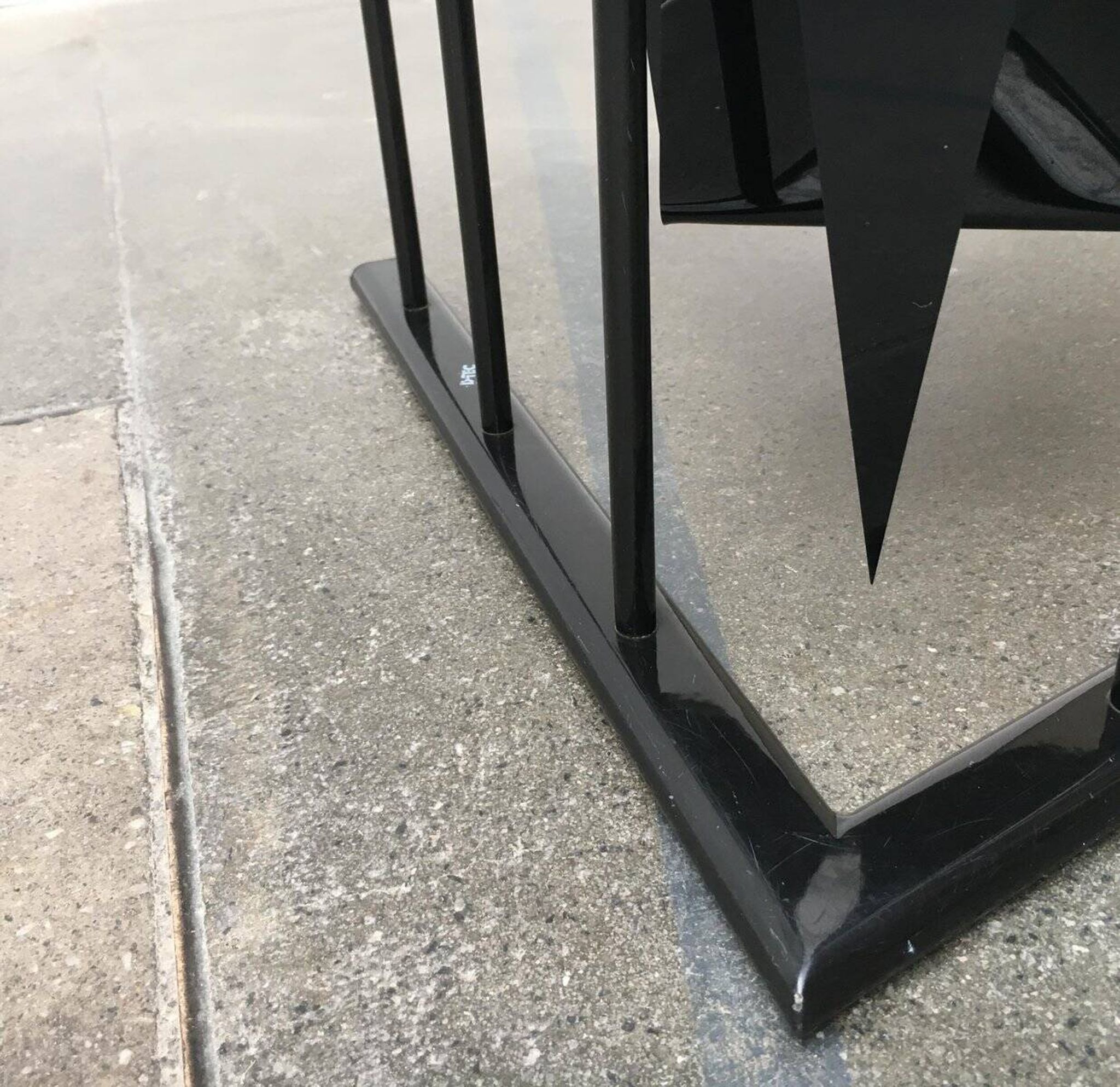 Postmodern vintage magazine rack by Markus Börgens for D-Tec, 1980s.