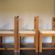 Chaises brutalistes en pin x 3