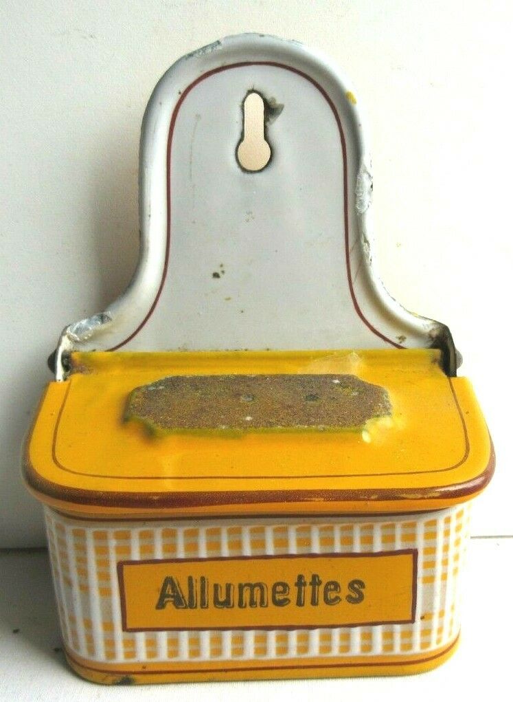 Pyrogen matchbox, Art Deco, enamelled sheet no coffee maker, signed BB