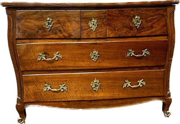Commode Louis XV galbée en noyer massif Epoque XVIII siècle