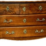 Louis XV curved chest of drawers in solid walnut Period 18th century