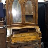 Important secretary desk in Venetian style, Louis XV, made of marquetry walnut.