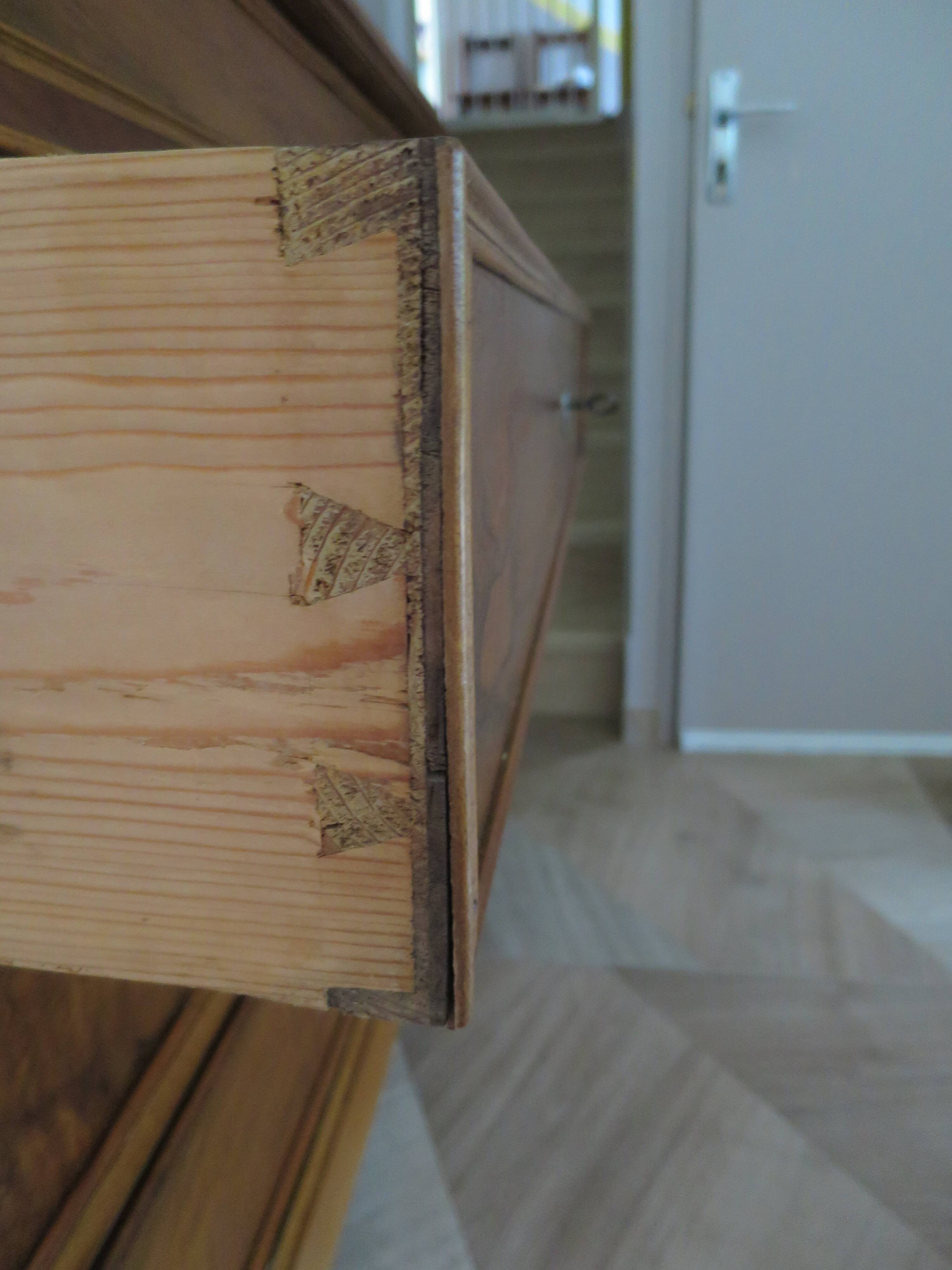 Rare - Pretty old chest of drawers with 4 drawers and 3 locks - In walnut - 1930