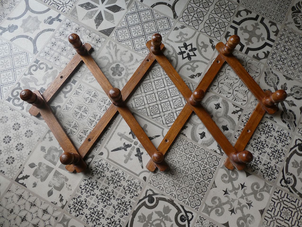 wooden coat holder accordion
