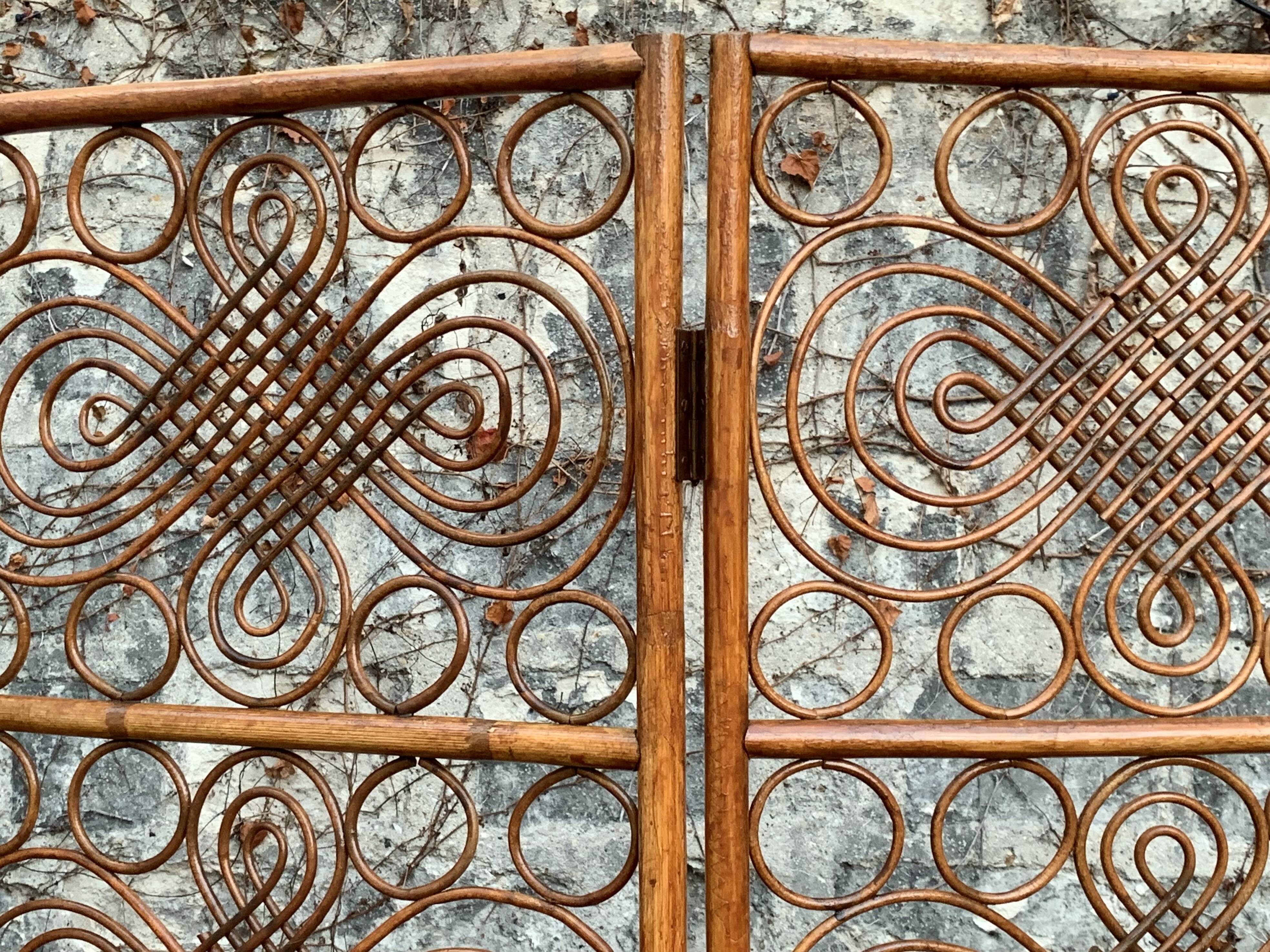 Vintage 1960s Curved Rattan Screen