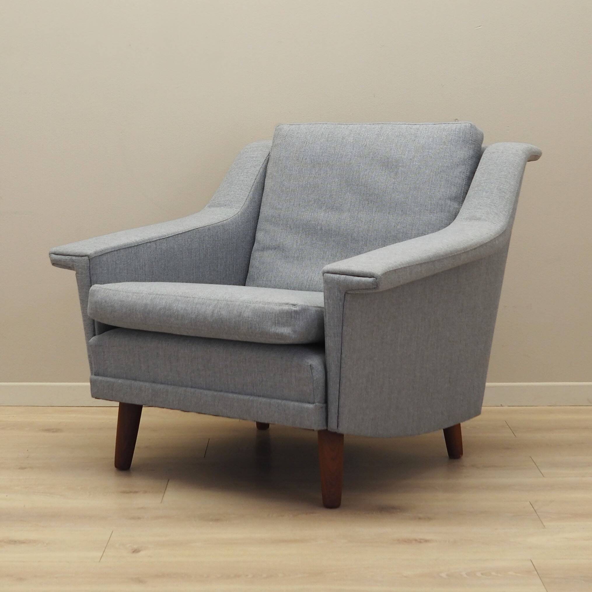 Fauteuil gris, design danois, années 1960, production : Danemark