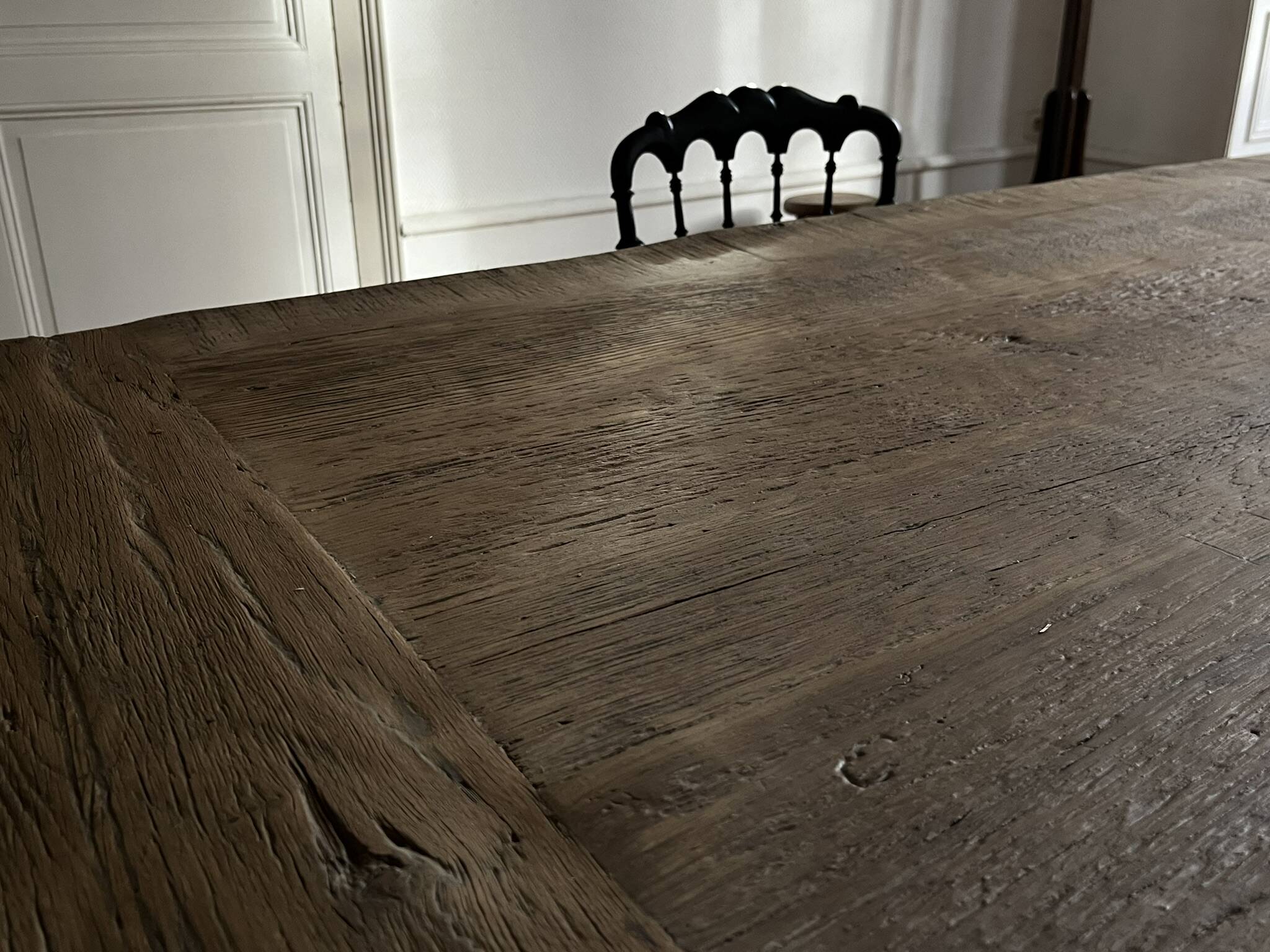 Kingstone farmhouse table in antique solid oak