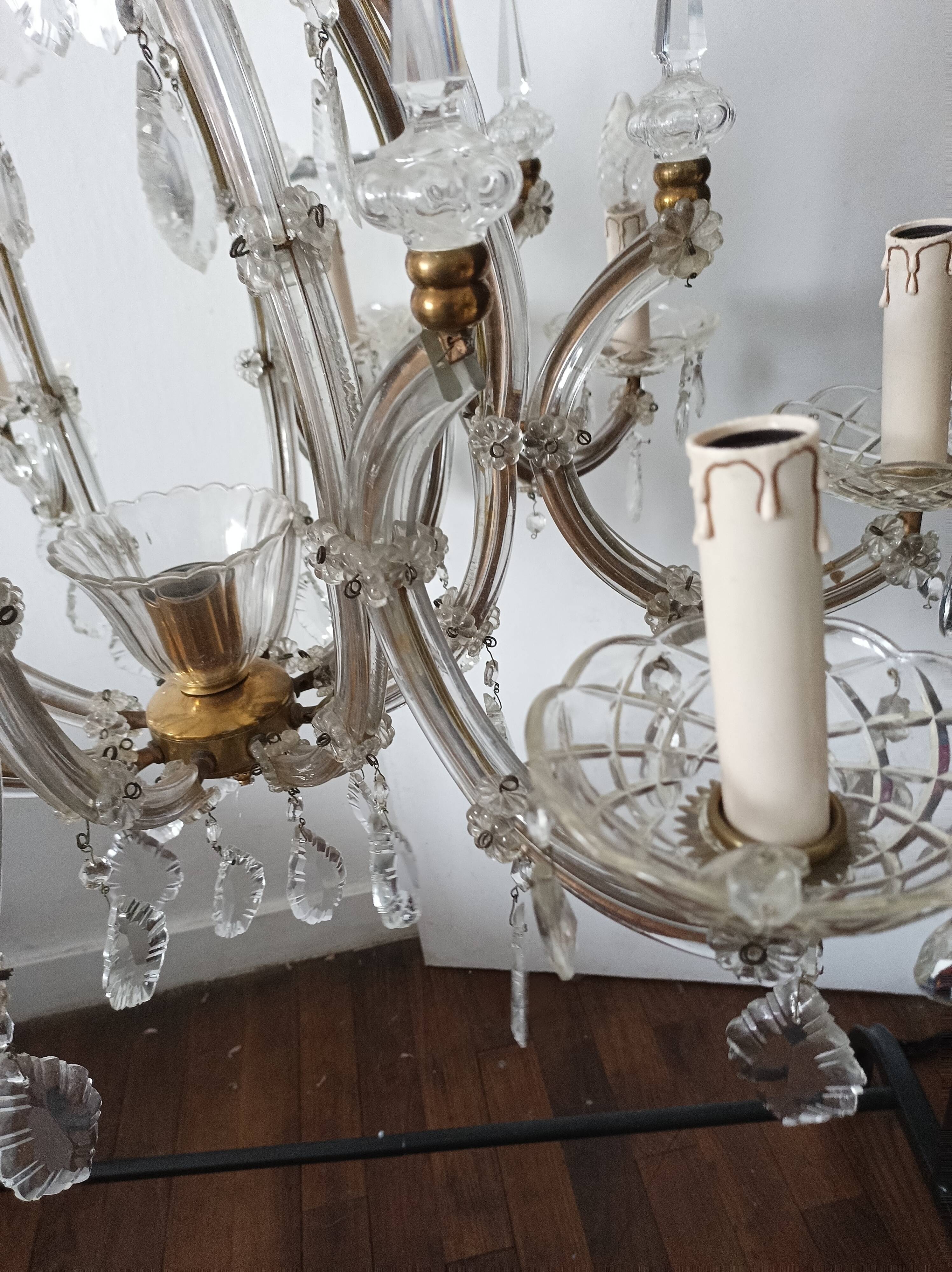 Glass pendant chandelier