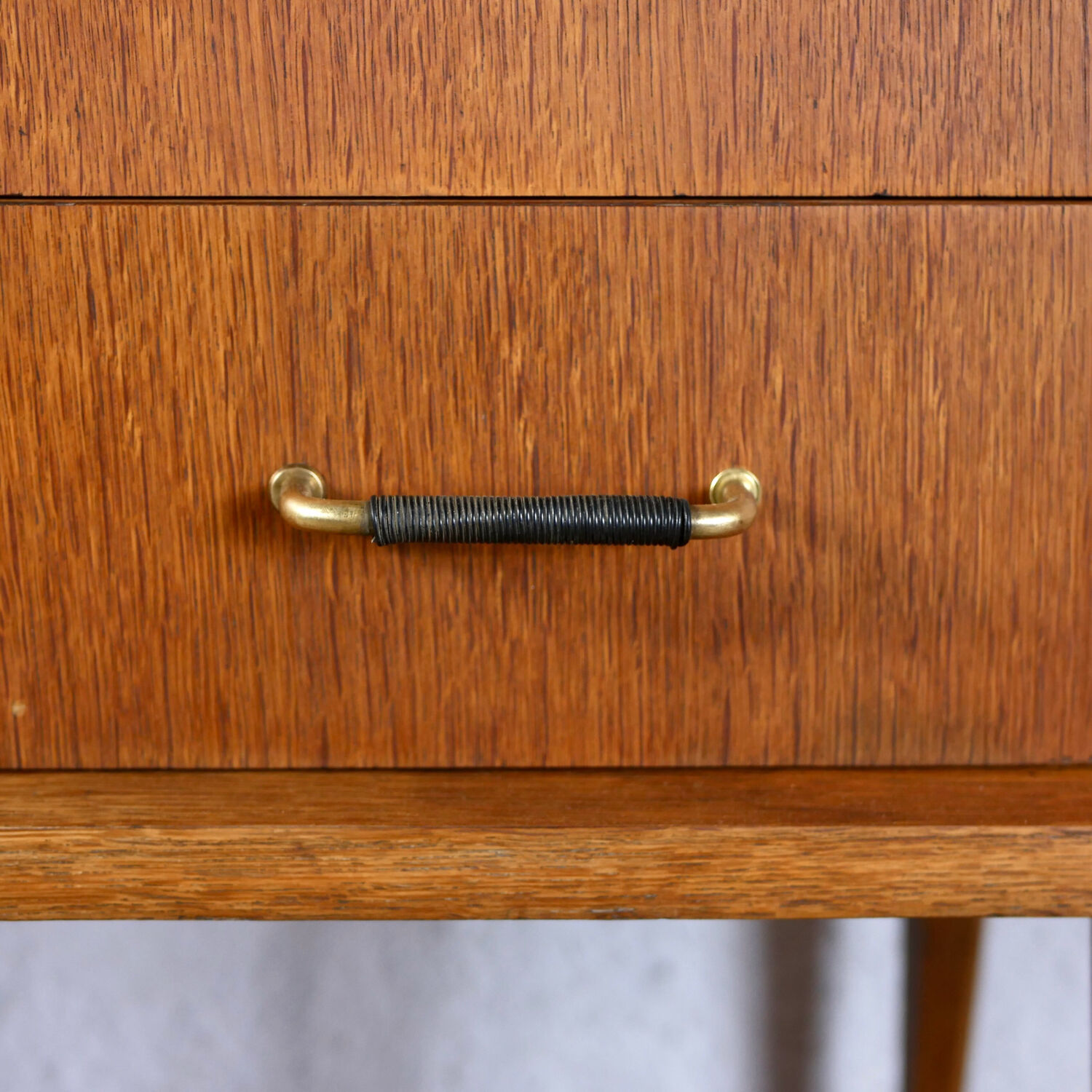 High row with feet compass SAM years 50-60