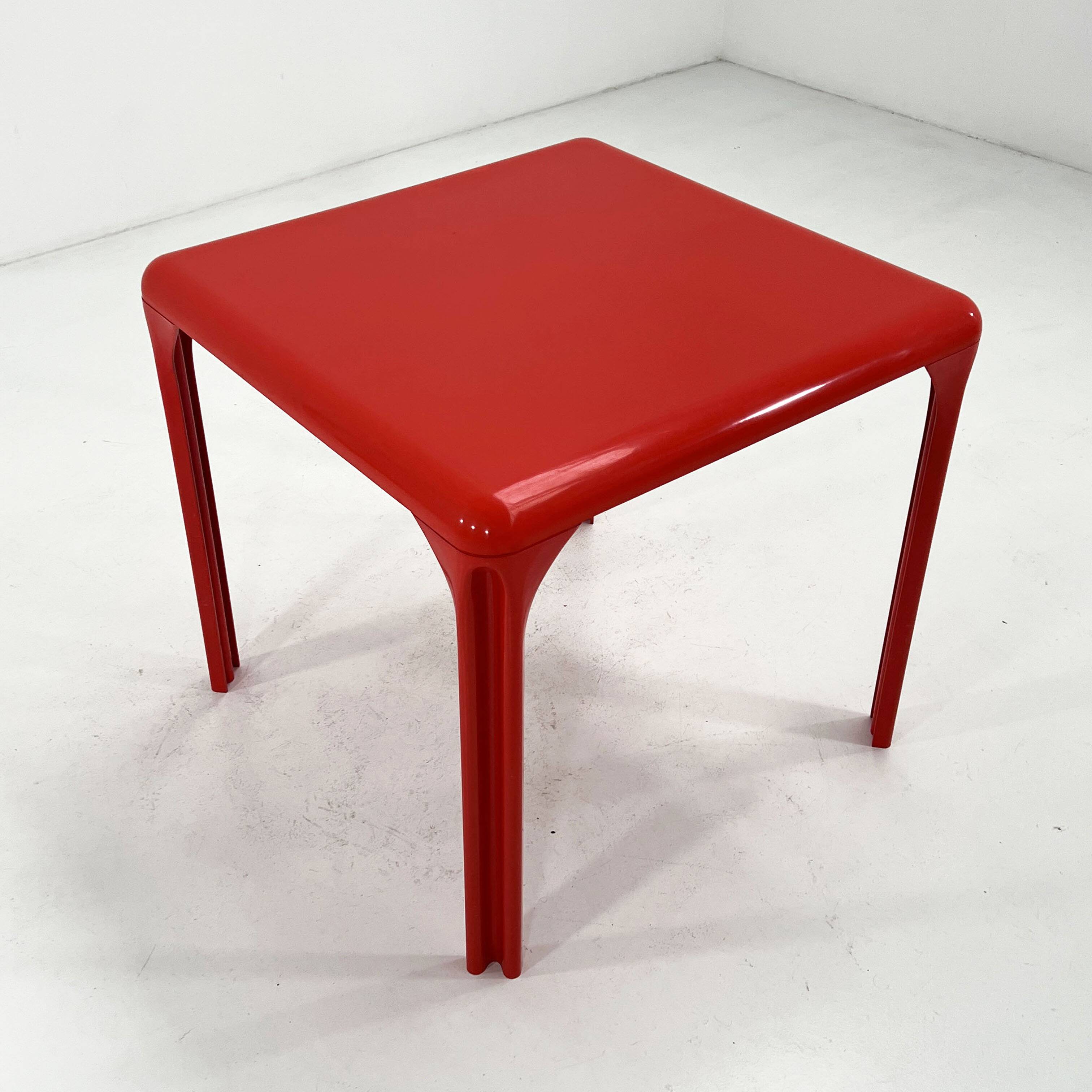 Stadio Red dining table by Vico Magistretti for Artemide, 1970