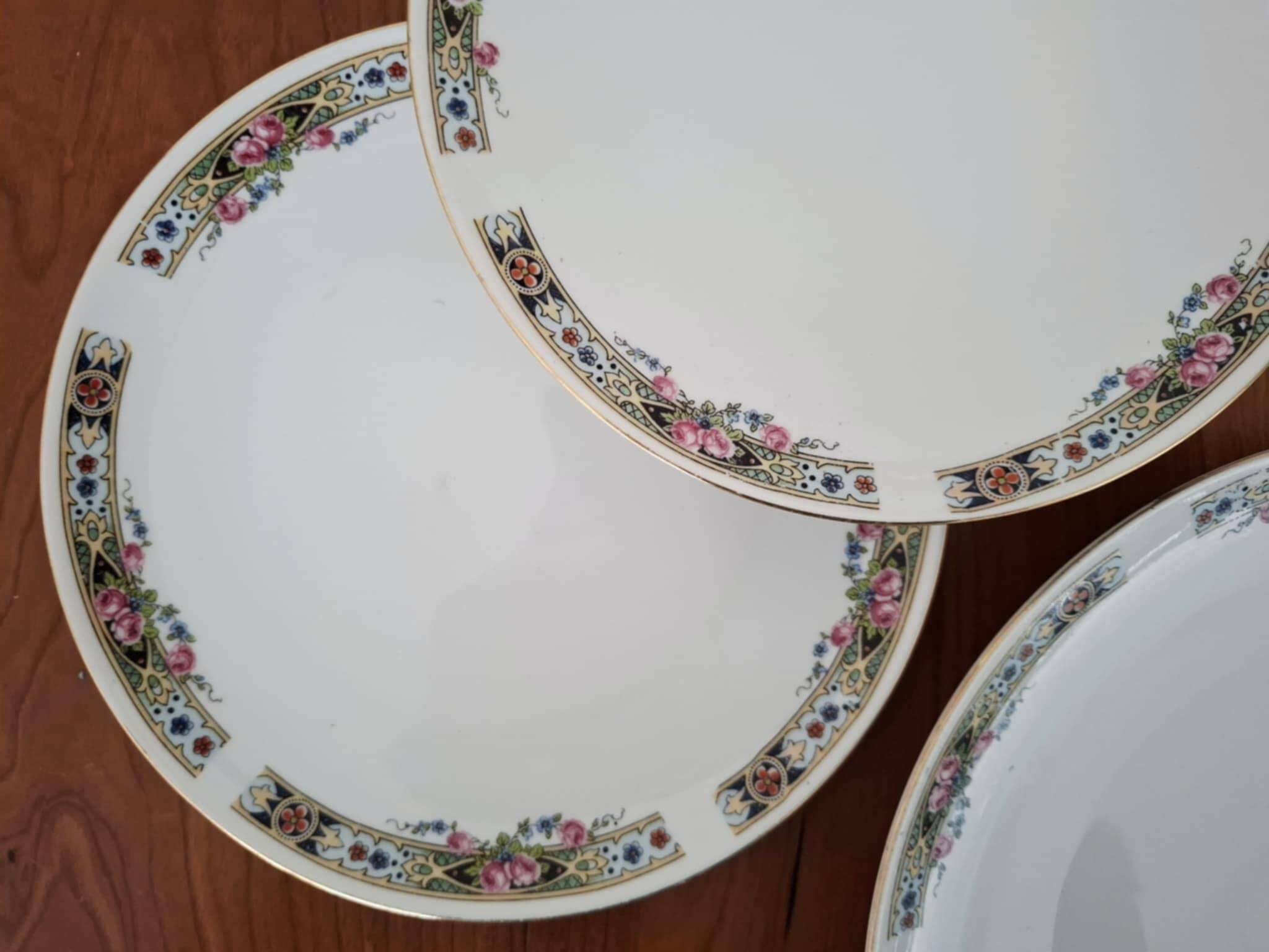 A Bavarian Porcelain Dessert Service