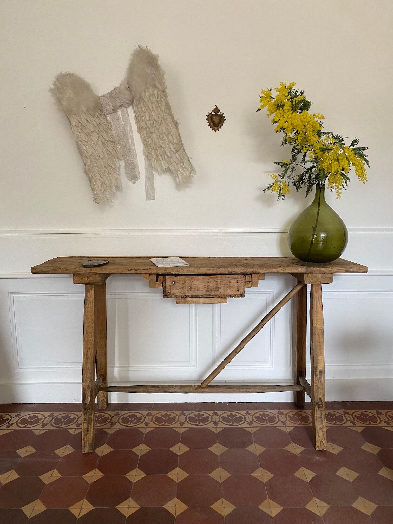 Professional furniture Established as a shoemaker