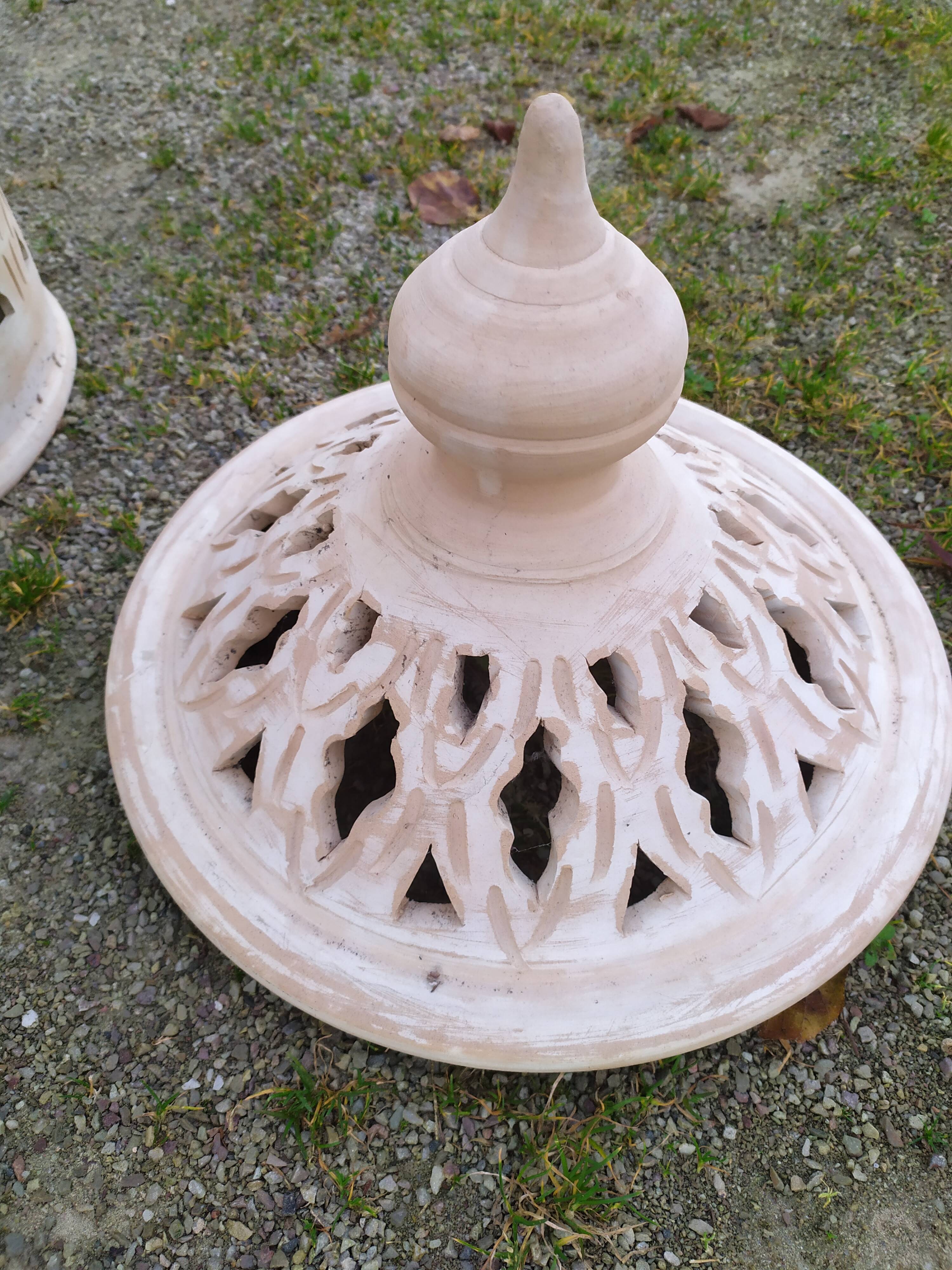 Poterie marocaine , lanterne , terre cuite