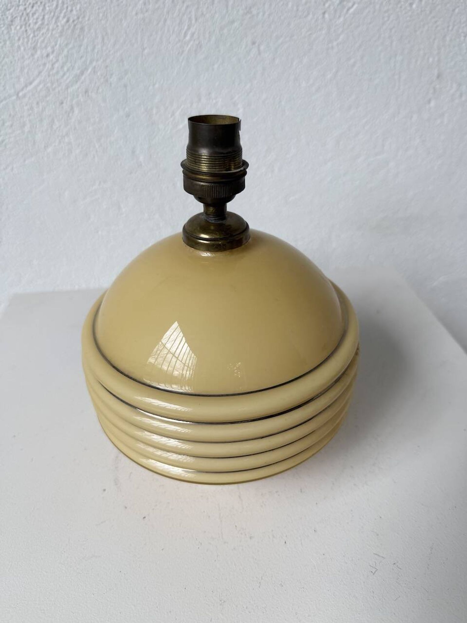 Lampe de table opaline Art Déco tchécoslovaquie