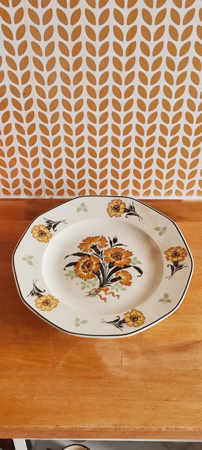 Old Abbey Ware Trianon Saar V& B.M. soup service.