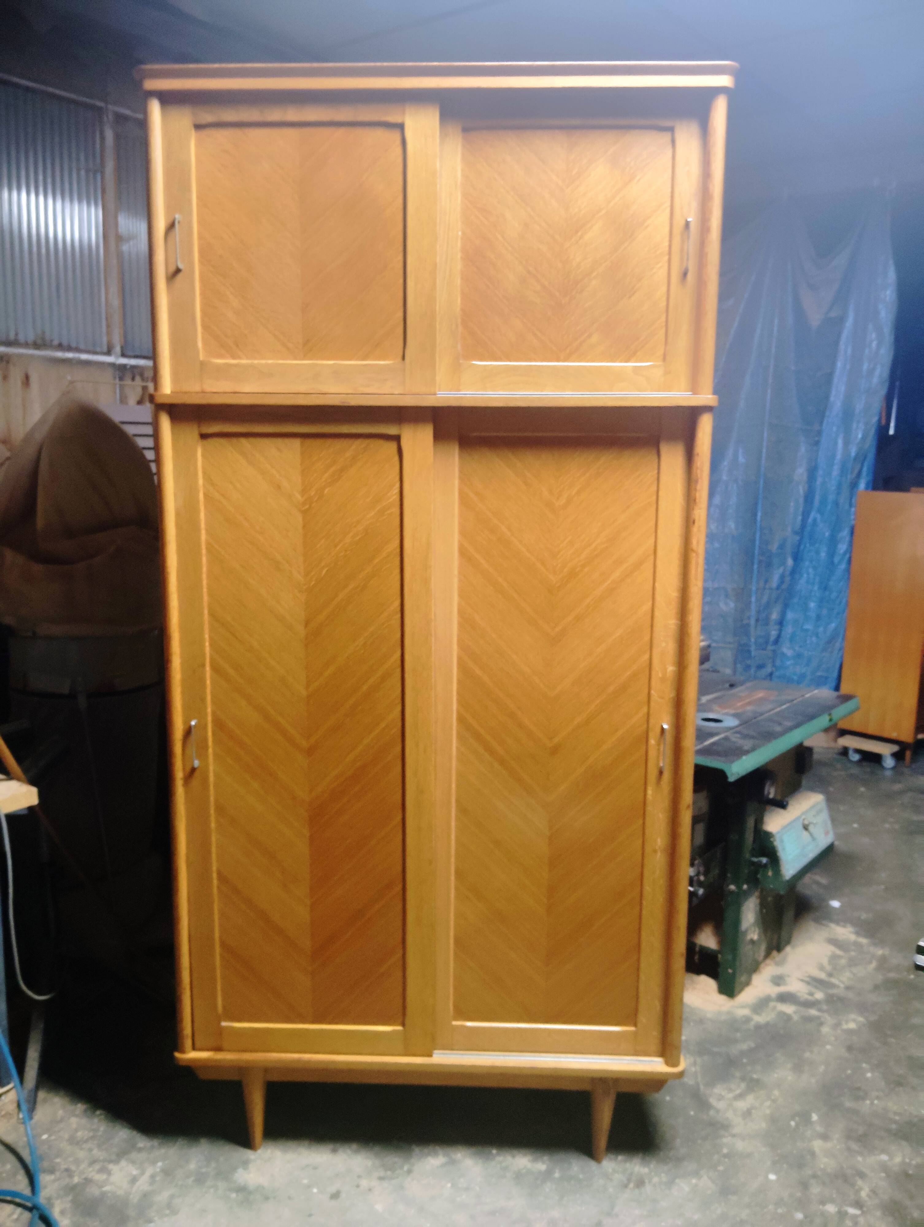 Vintage sliding wardrobe with 2 shelves, Scandinavian inspiration.