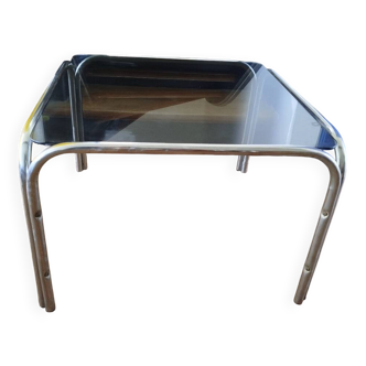 Italian design coffee table with chrome metal and smoked glass from the 1970s.