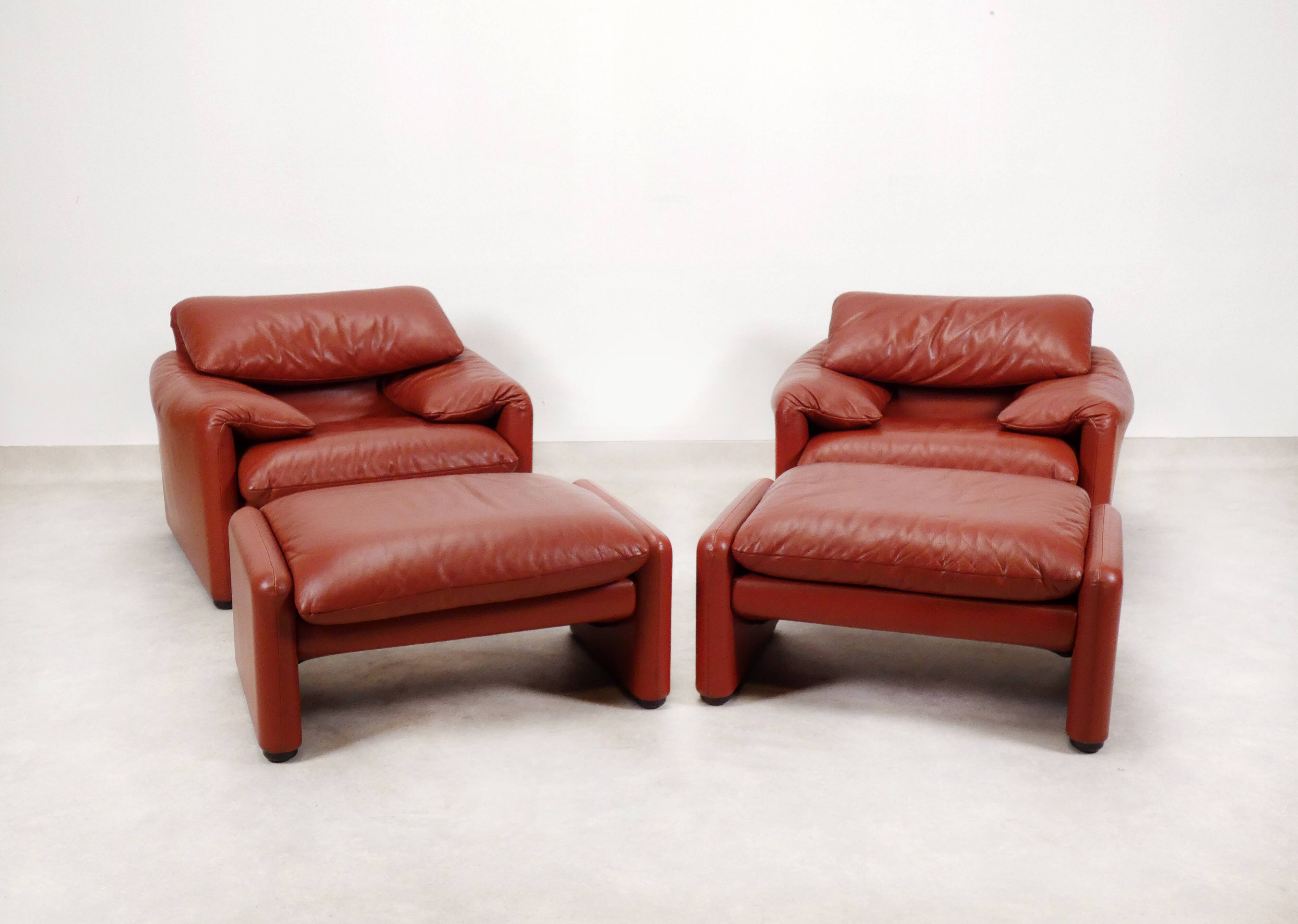 2 Cassina Maralunga fauteuils with ottoman
