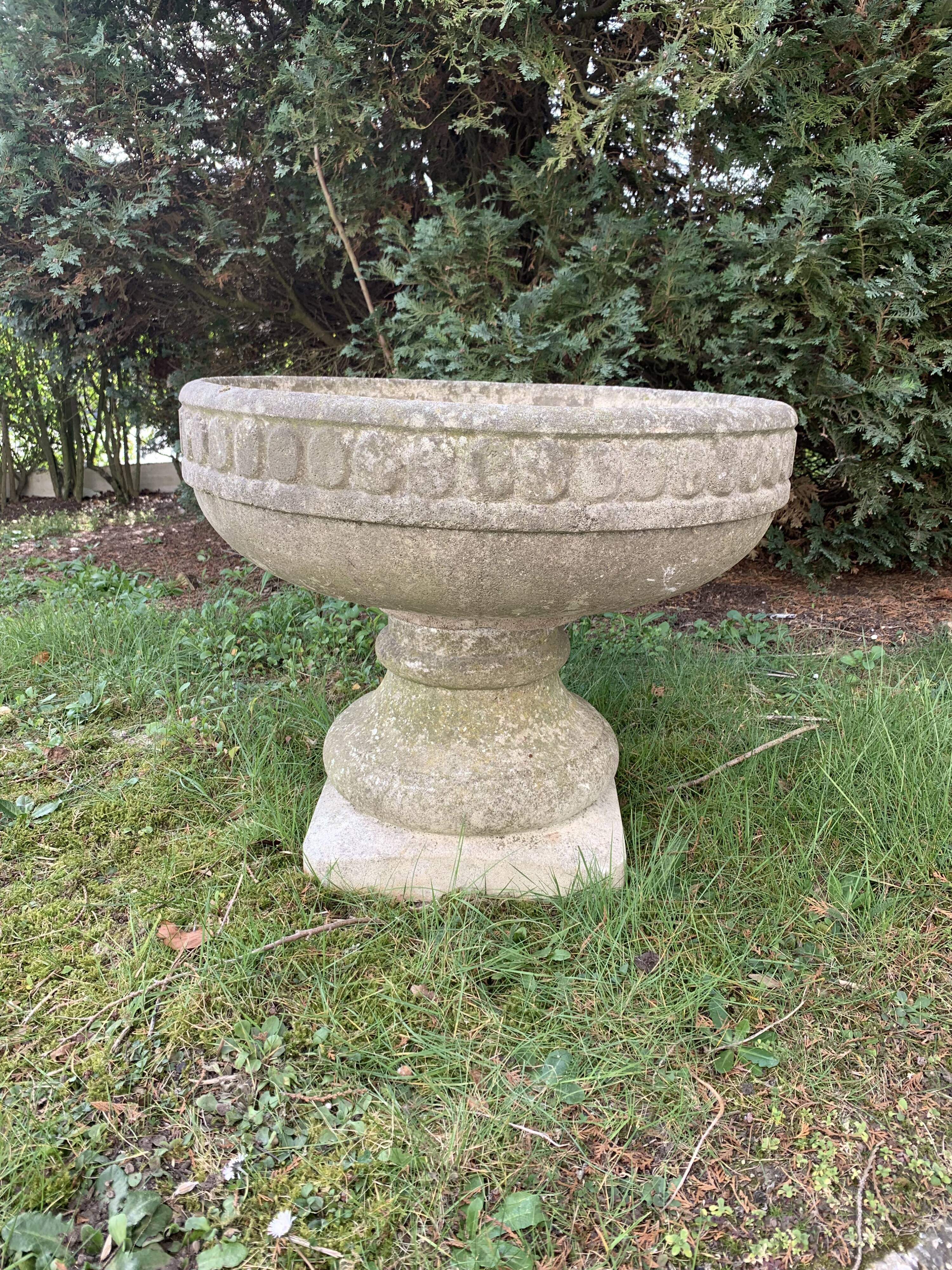 Round planter on reconstituted cement base " Grandon Freres " XX century