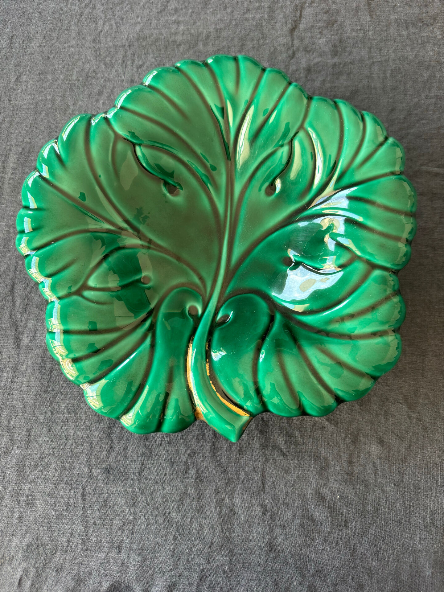 Ceramic fruit bowl