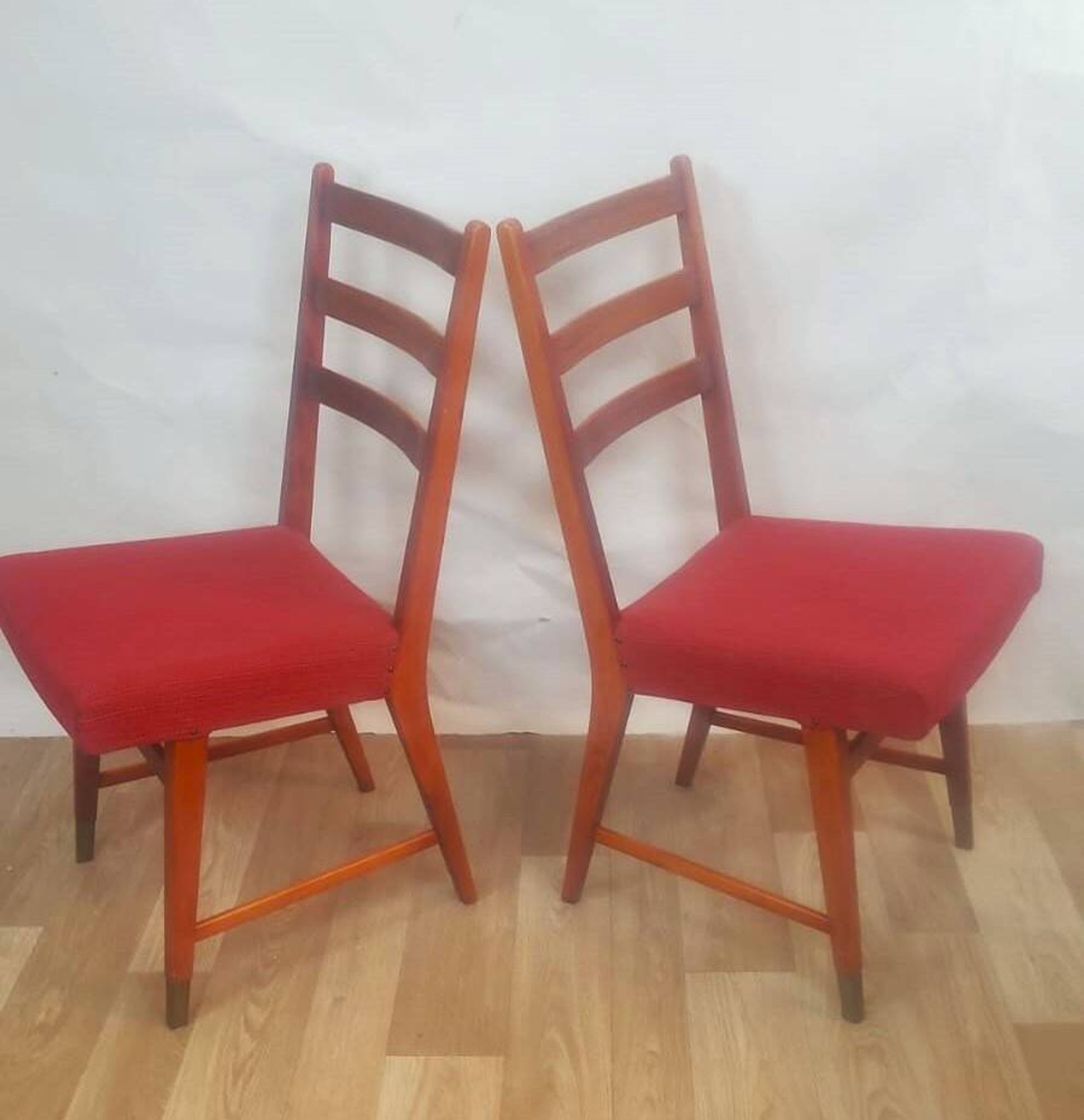Lot de 4 chaises de salle à manger en teck – Fin XXe siècle