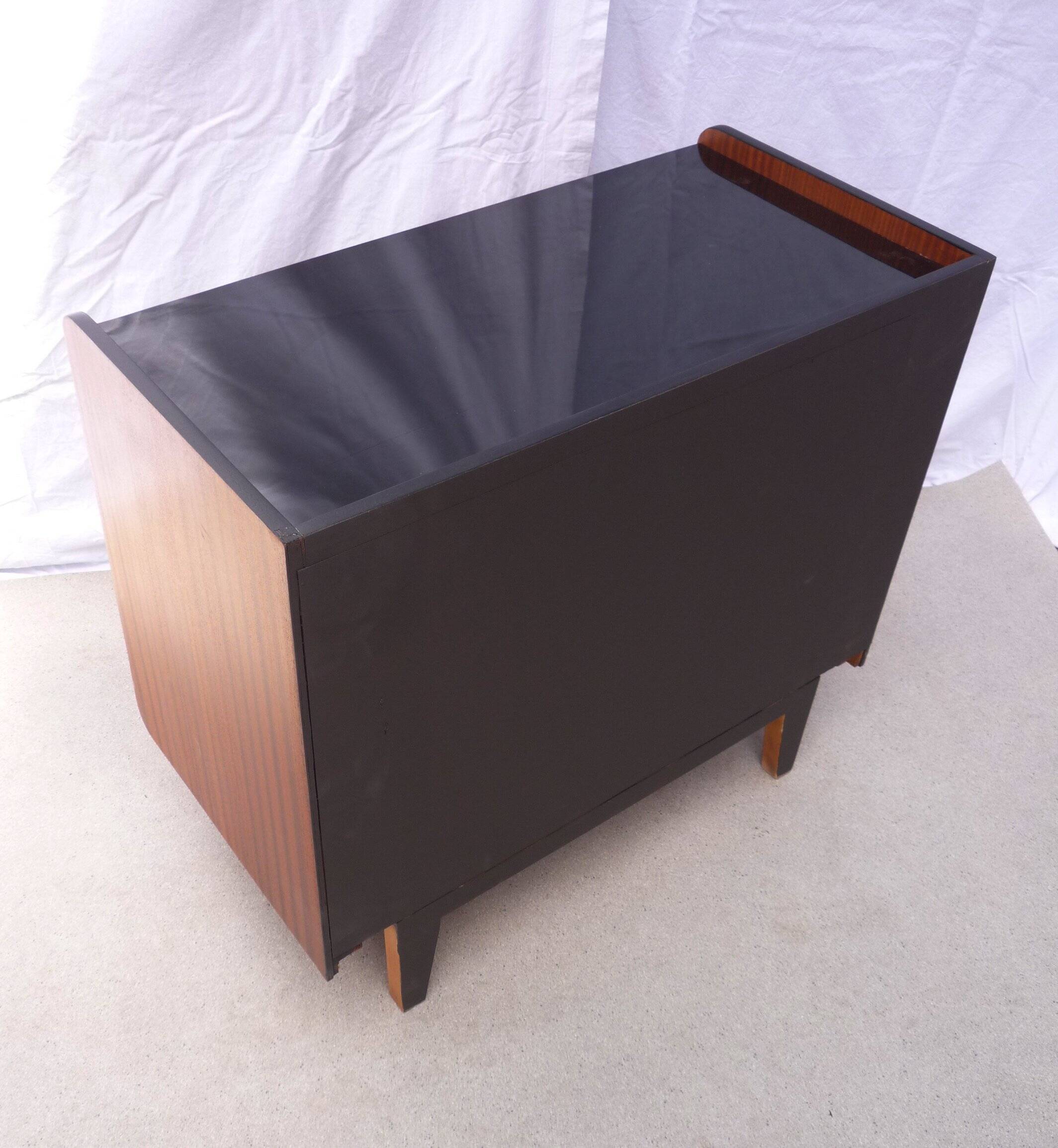 Vintage 4-drawer chest of drawers