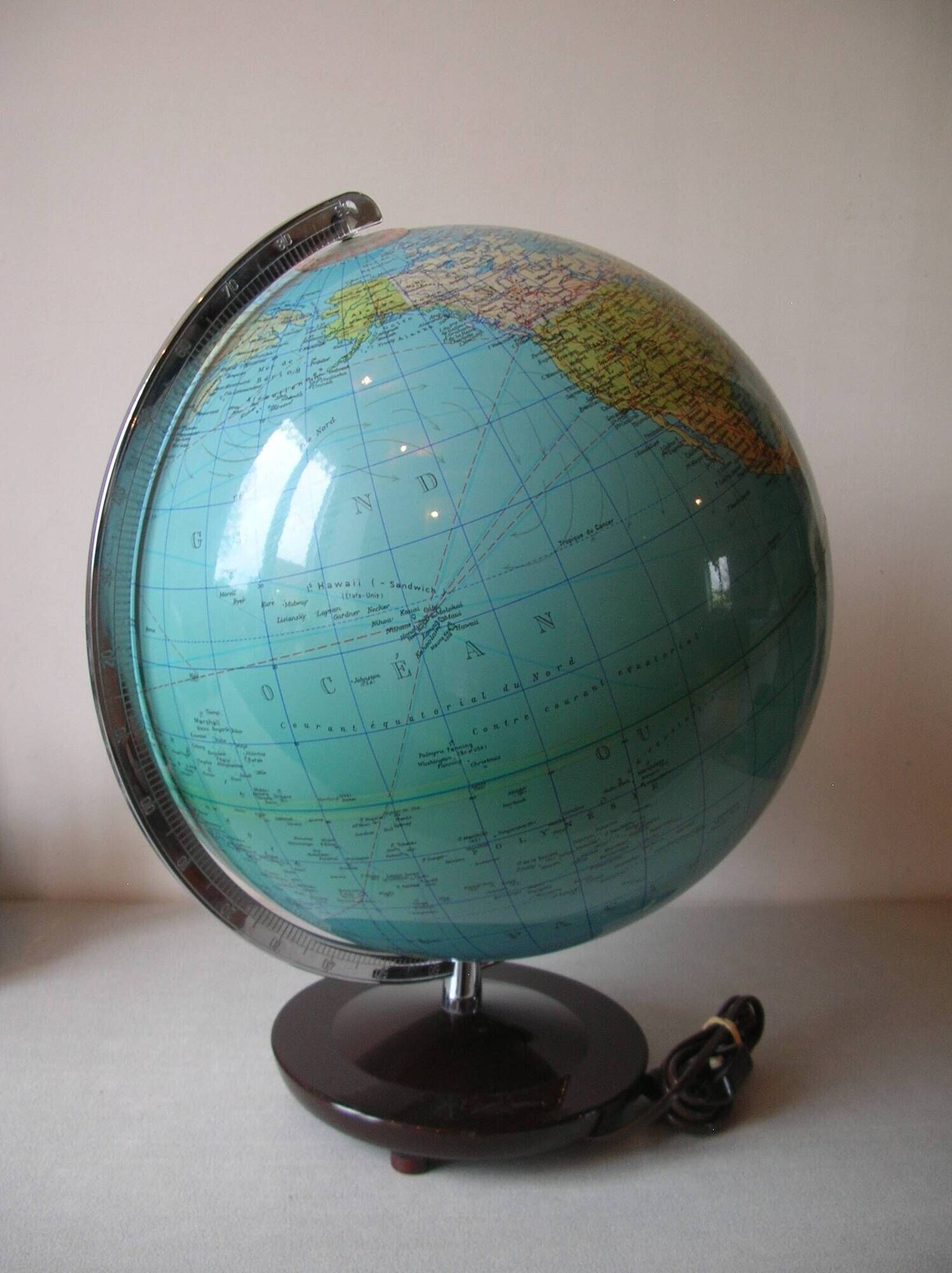 Old luminous terrestrial globe Duplex Columbus Berlin political and physical