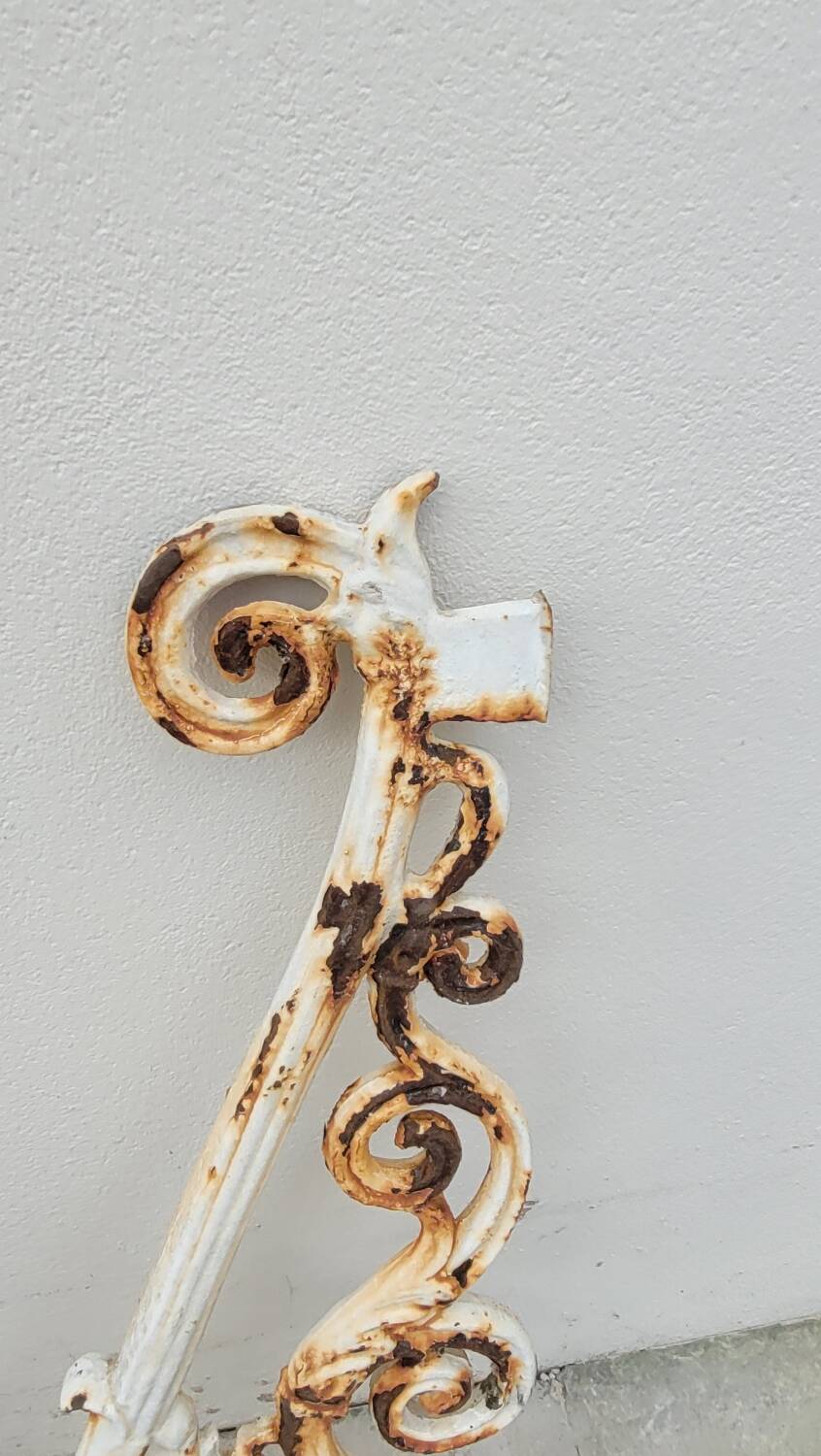 Hunting wheels gate jib bourgeois house in cast iron 19th