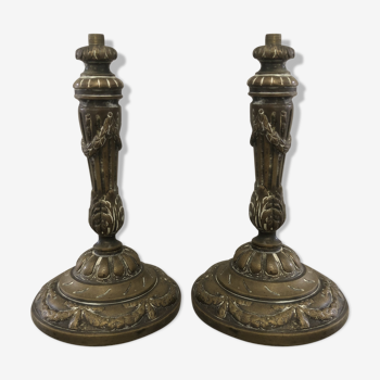 Paire de flambeaux en bronze de style Louis XVI