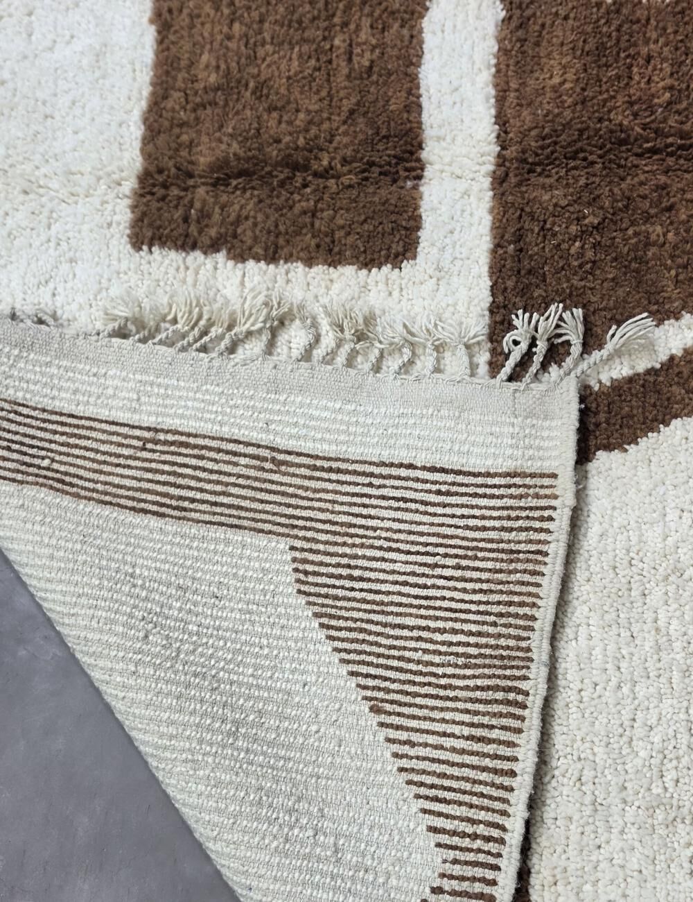 Modern handmade rug from Morocco - 303 x 255 cm