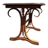 Bistro table with curved wooden legs