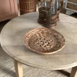 Round coffee table