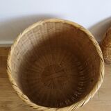 Wicker basket with lid
