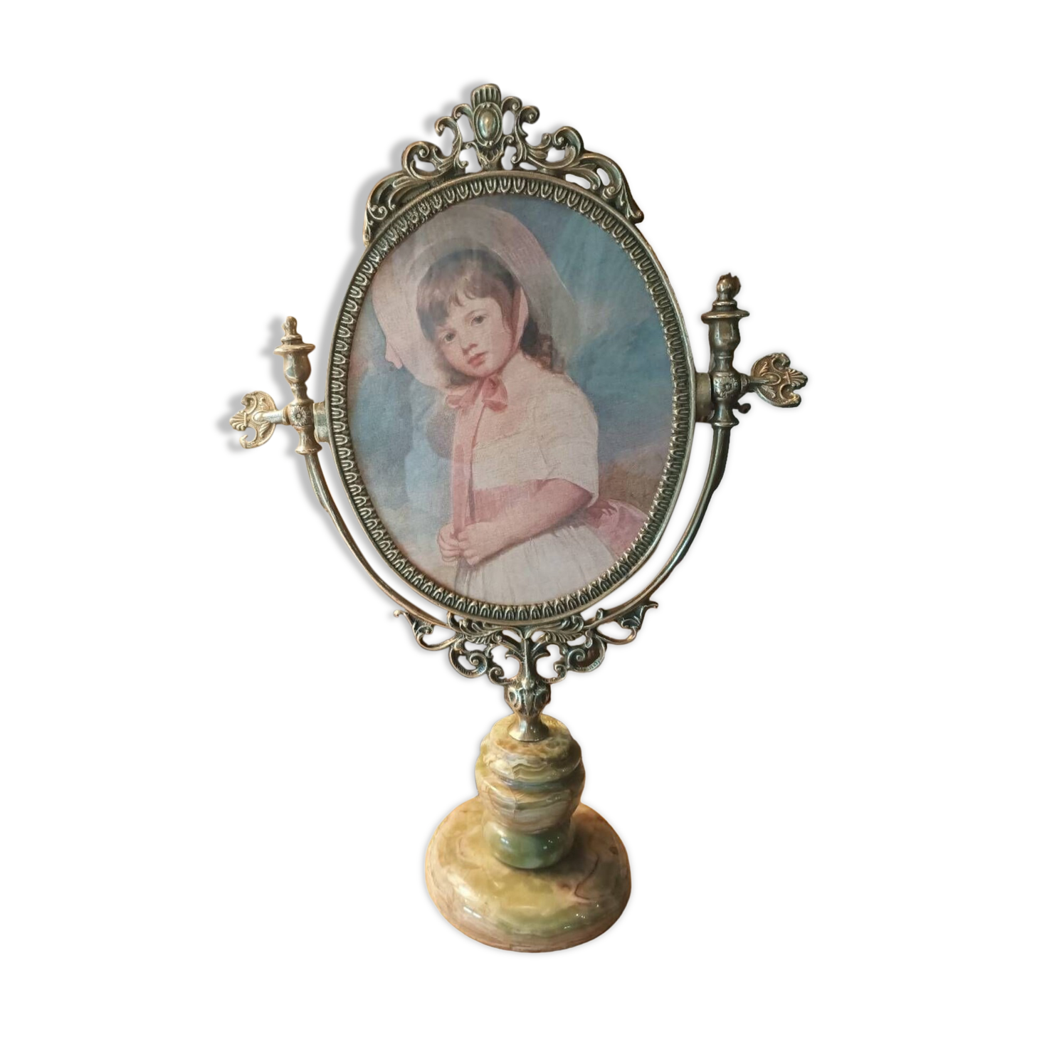 Adjustable photo frame