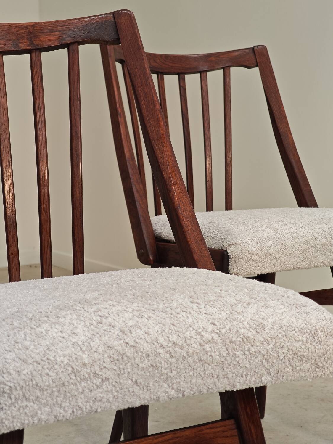 Set of 4 grey bouclette chairs by Antonin Suman