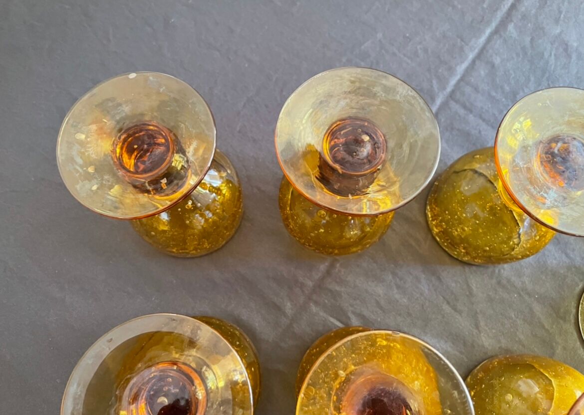 Amber bubble foot glasses