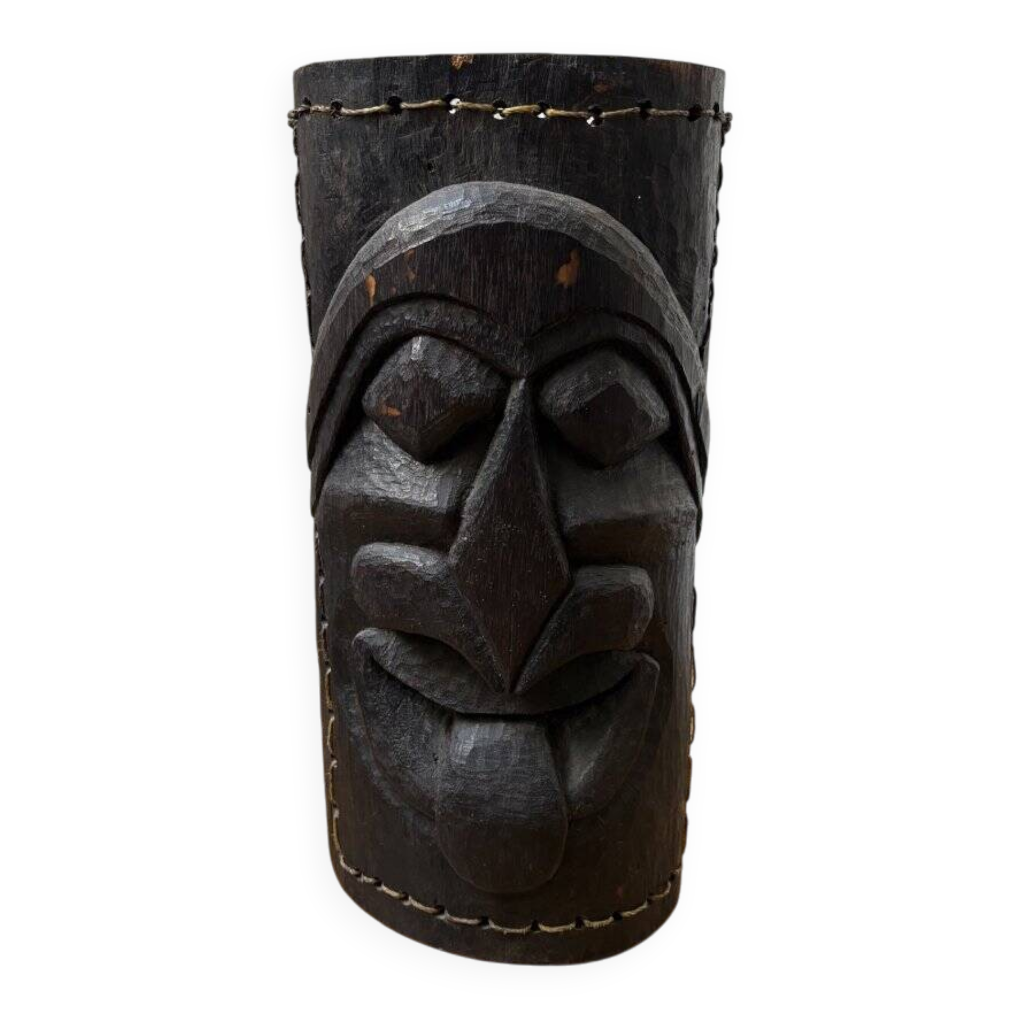 Masque africain en bois sculpté