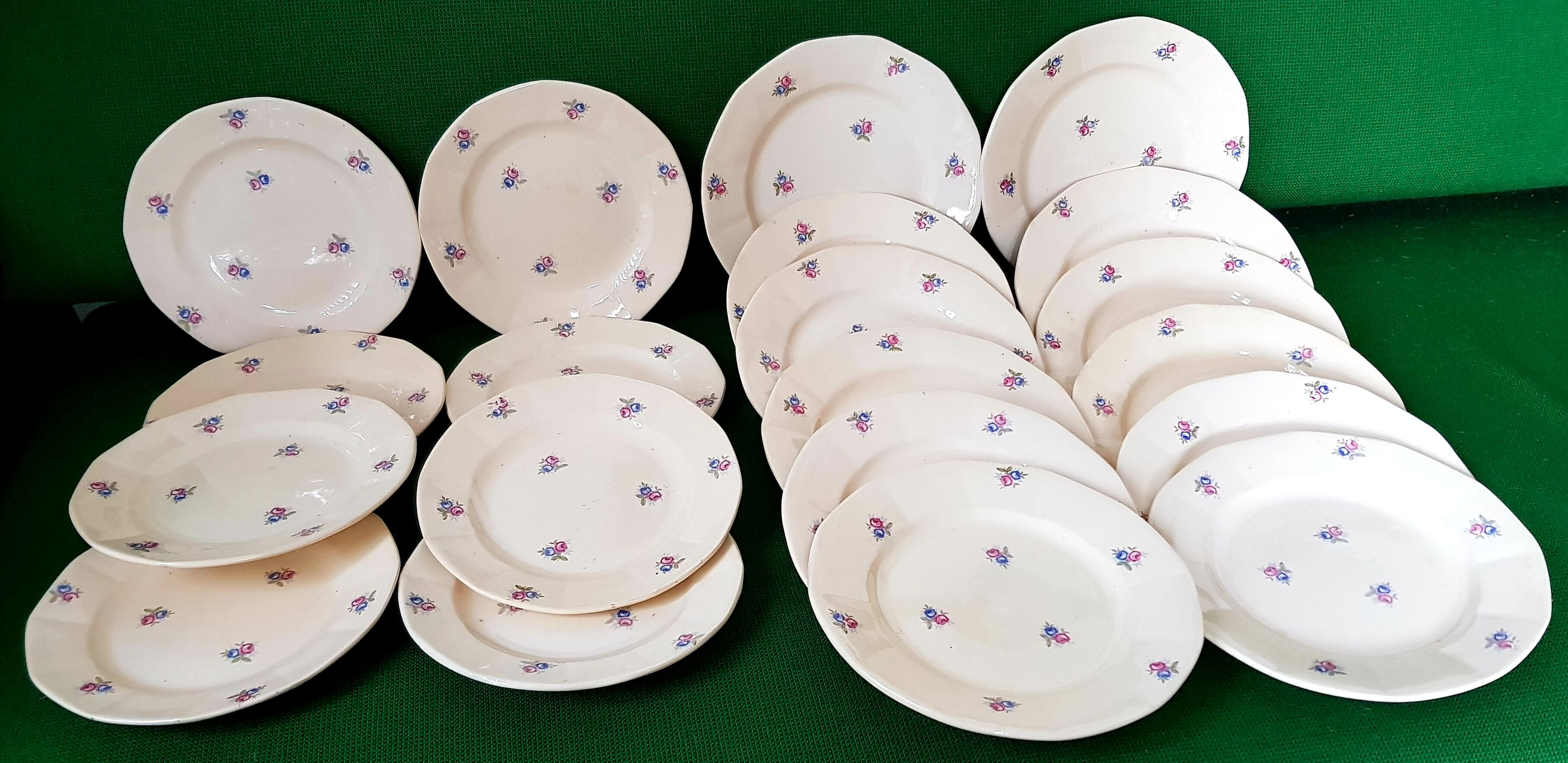 Set de 20 assiettes en faïence de Digoin Sarreguemines