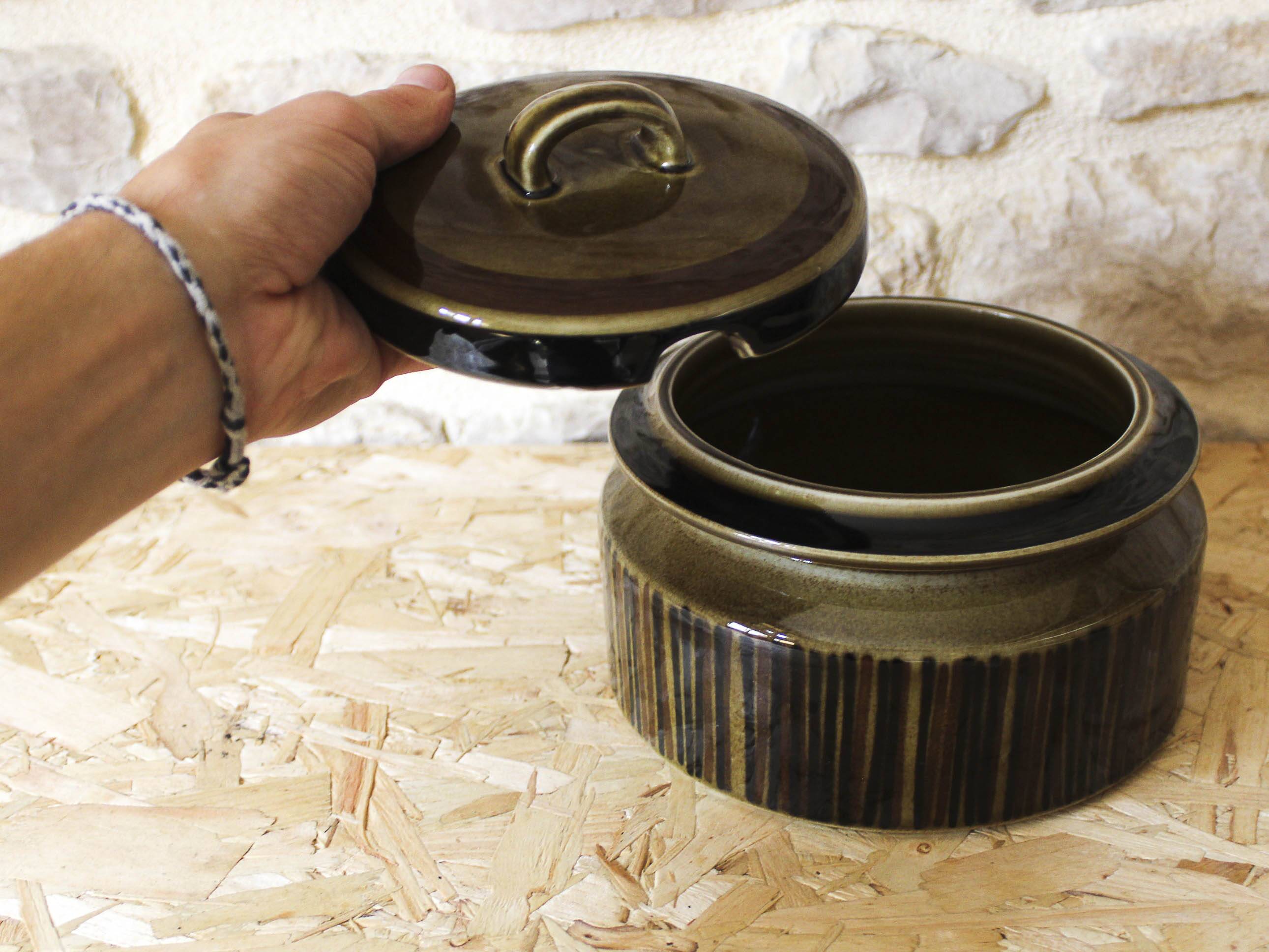 Kosmos series ceramic soup tureen by Arabia Finland