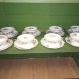 Lots of 8 cups and saucers