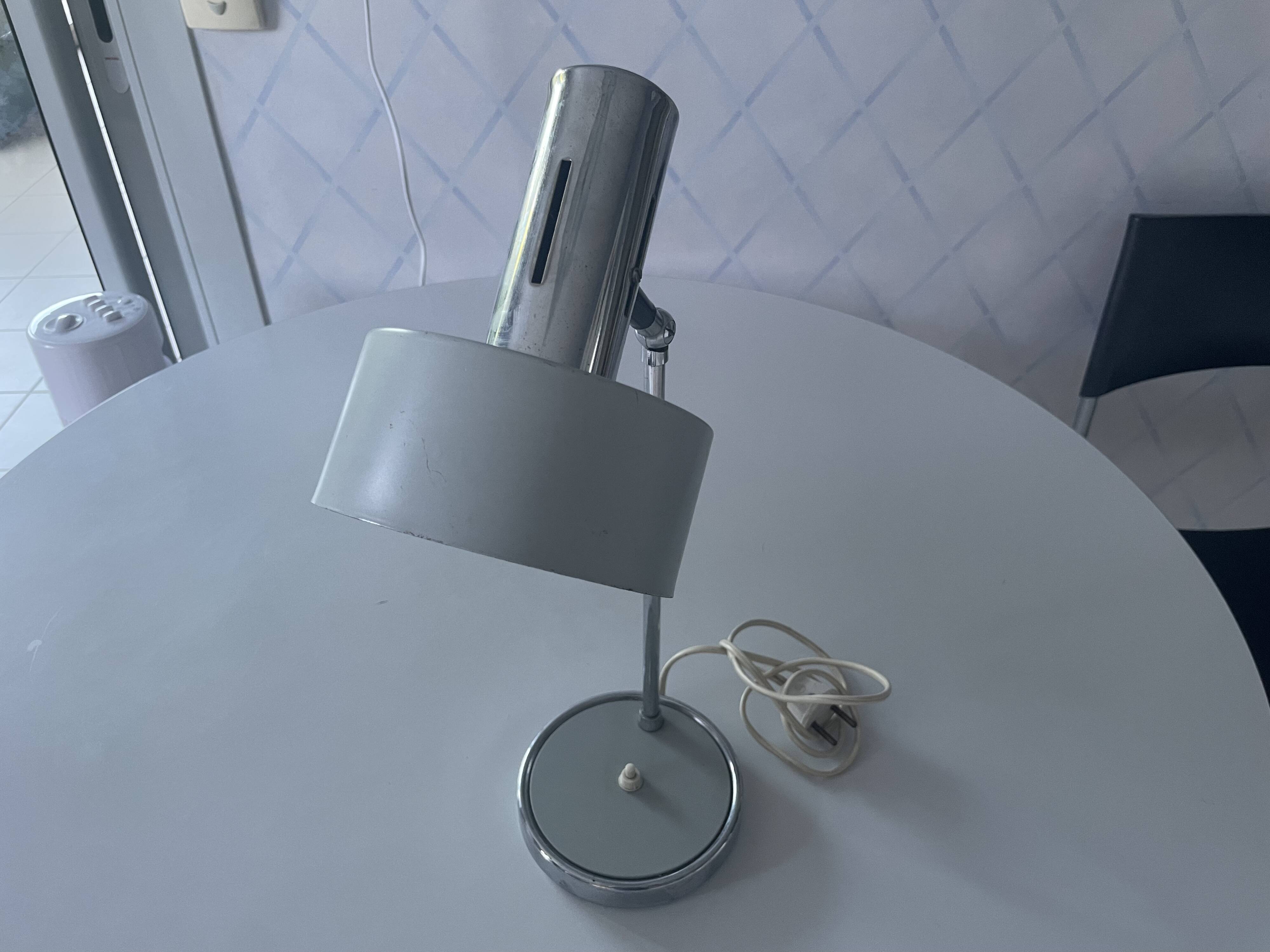 Workshop lamp